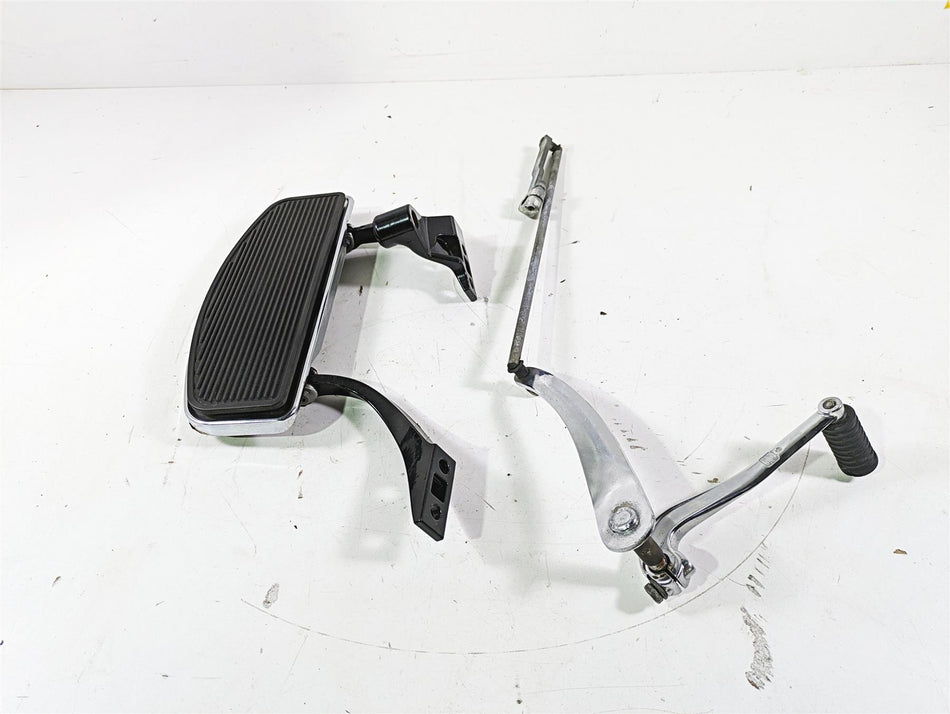 2012 Harley FLD Dyna Switchback Left Floor Board & Shifter 54174-12 34887-06 {{ shop.shopifyCountryName }} - Mototech271
