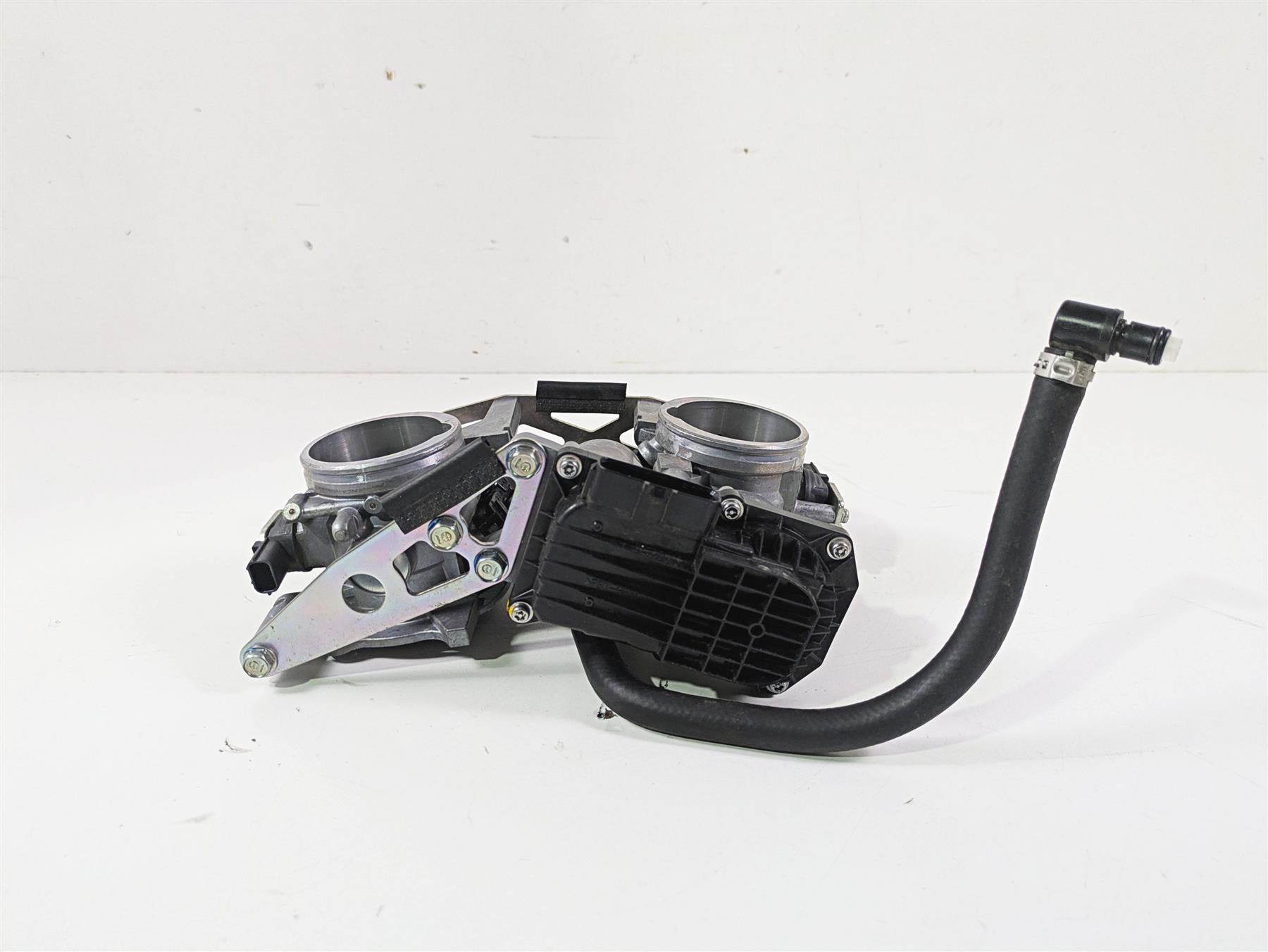 2017 KTM 1290 Super Duke GT Throttle Body Fuel Injectors Keihin 61341001000 {{ shop.shopifyCountryName }} - Mototech271