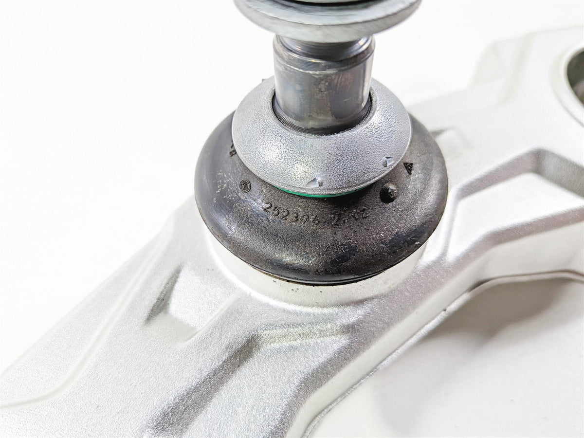 2023 BMW R1250RT RTP K52 Lower Triple Tree Clamp & Ball Joint 31429443338 {{ shop.shopifyCountryName }} - Mototech271