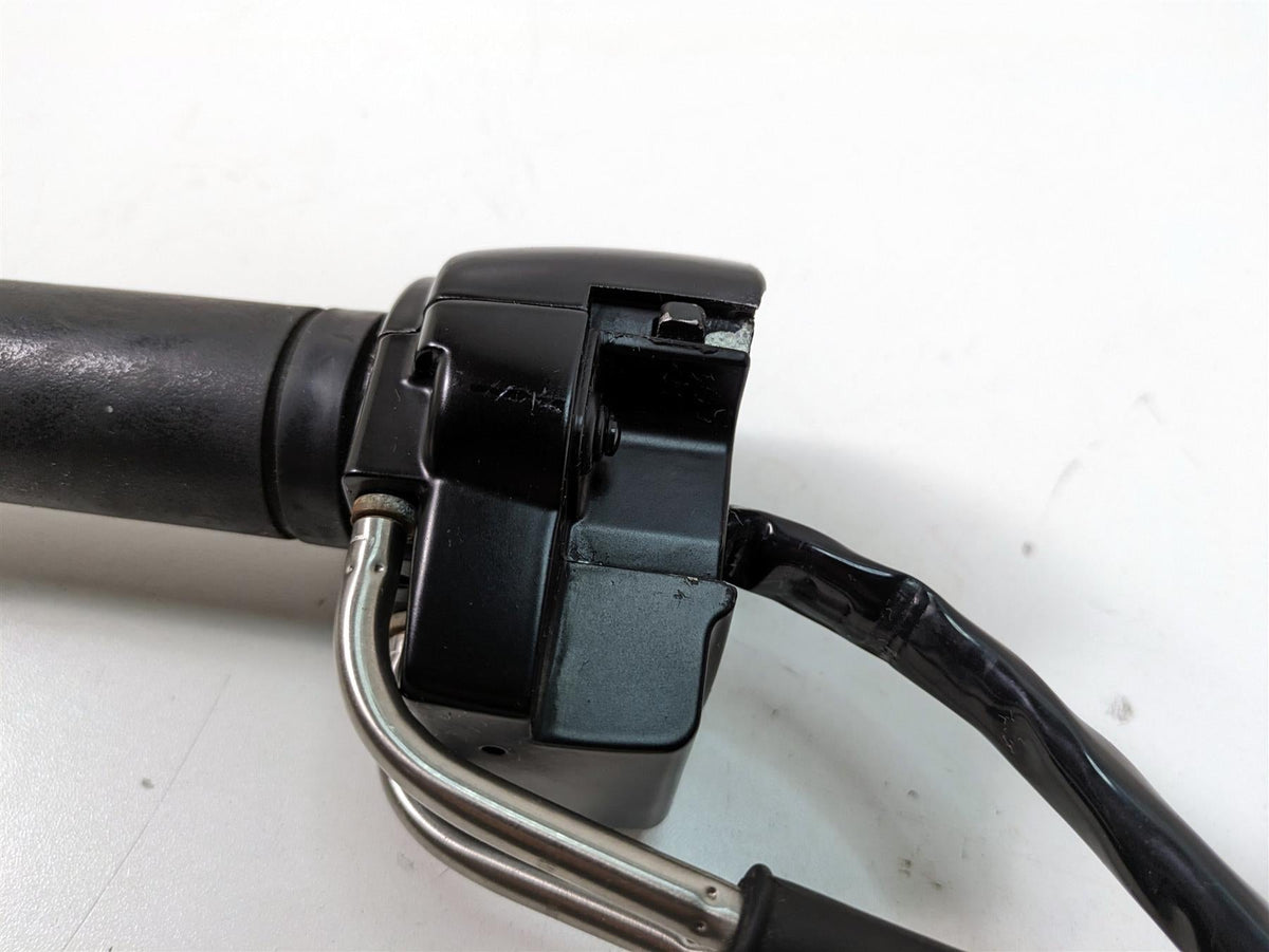 2006 Harley Touring FLHTCUI Electra Glide Right Hand Control Switch 71684-06A {{ shop.shopifyCountryName }} - Mototech271