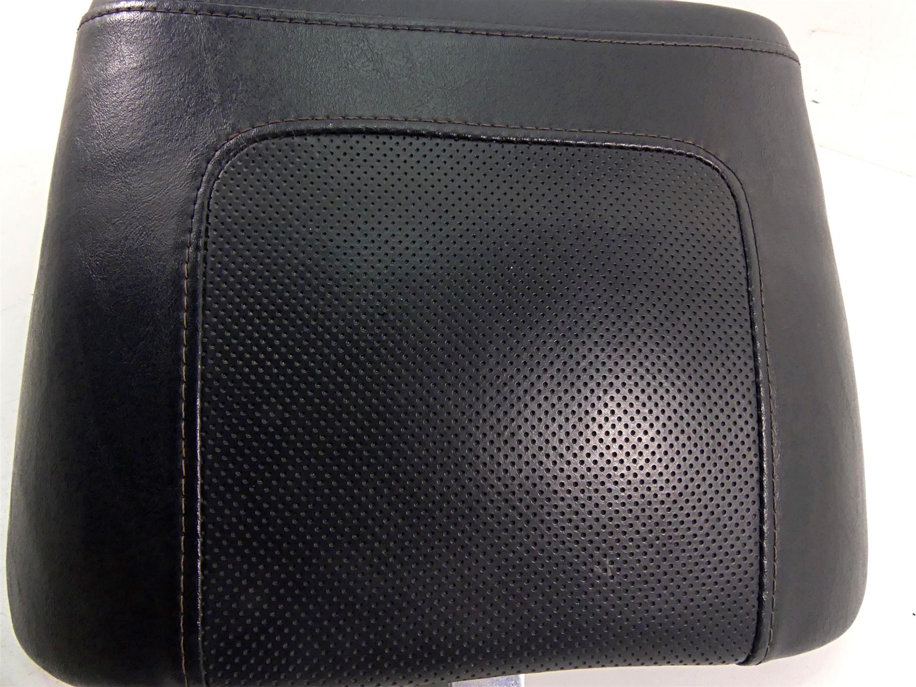 2015 Harley VRSCF Muscle V-Rod Rear Passenger Seat Saddle Pillion 52438-09 {{ shop.shopifyCountryName }} - Mototech271