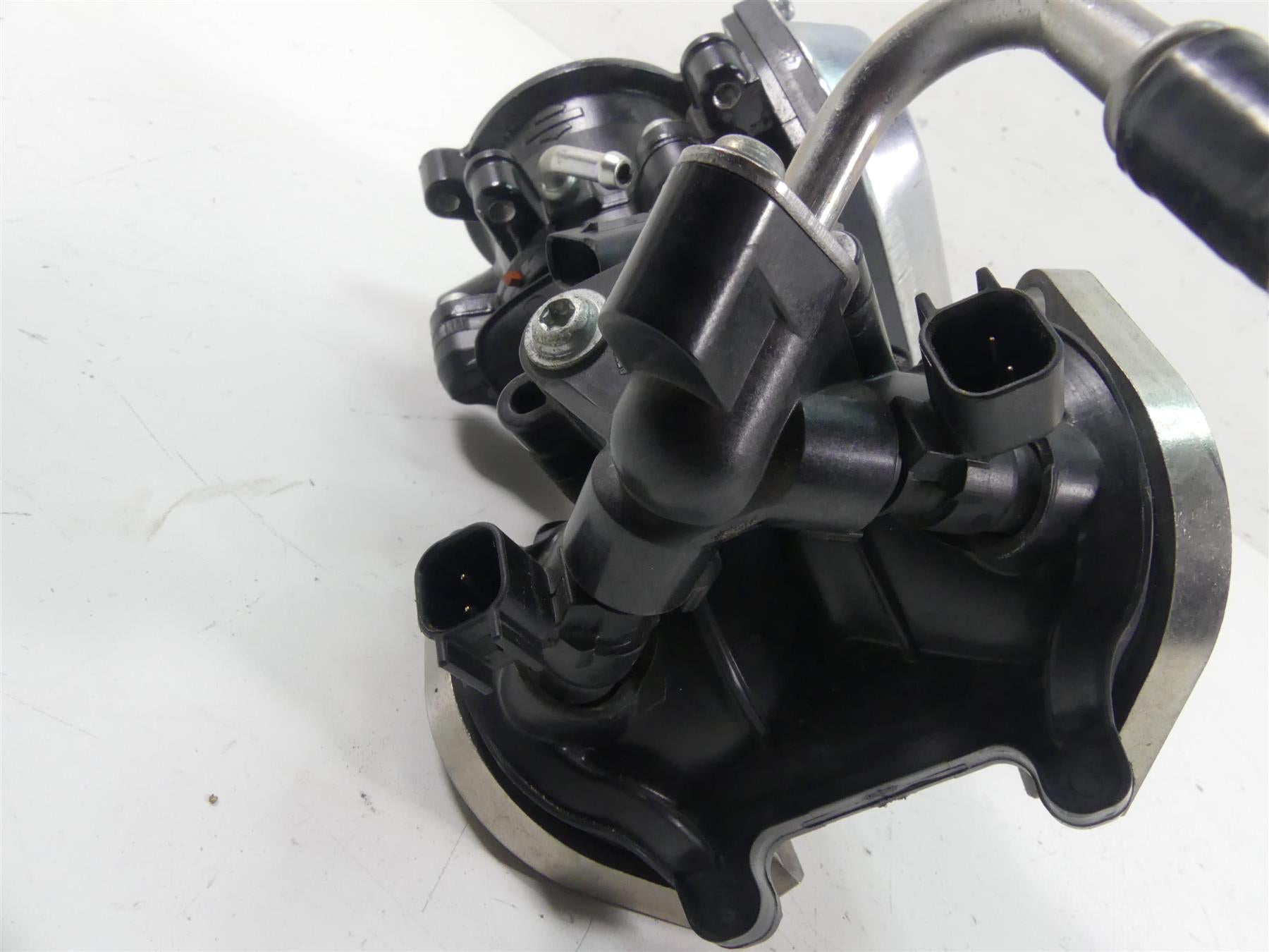 2021 Harley Softail FLSB Sport Glide Throttle Body Fuel Injection 27300122 {{ shop.shopifyCountryName }} - Mototech271