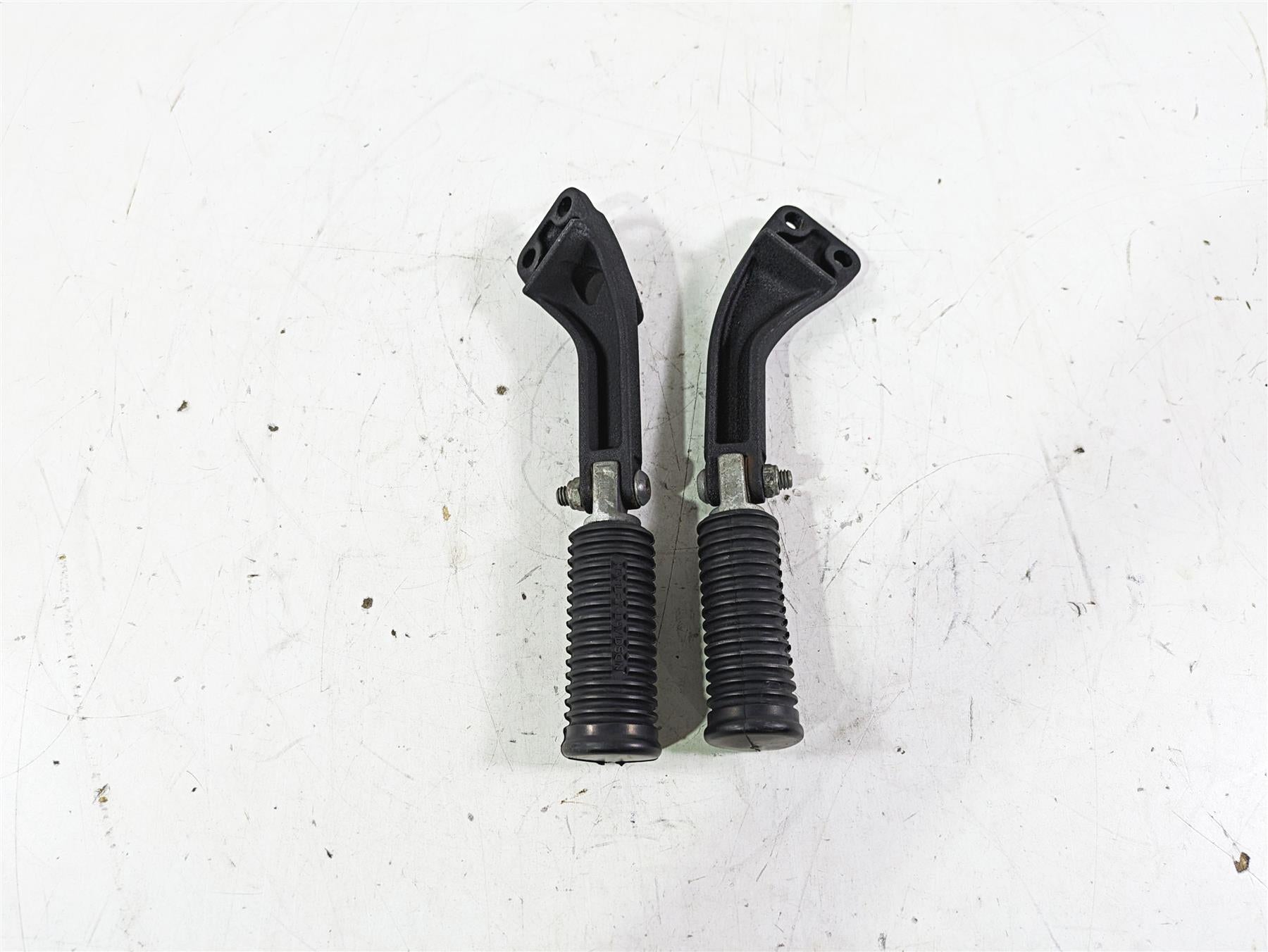 2013 Harley FXDWG Dyna Wide Glide Rear Passenger Footpeg Set 49230-06 49224-06A {{ shop.shopifyCountryName }} - Mototech271