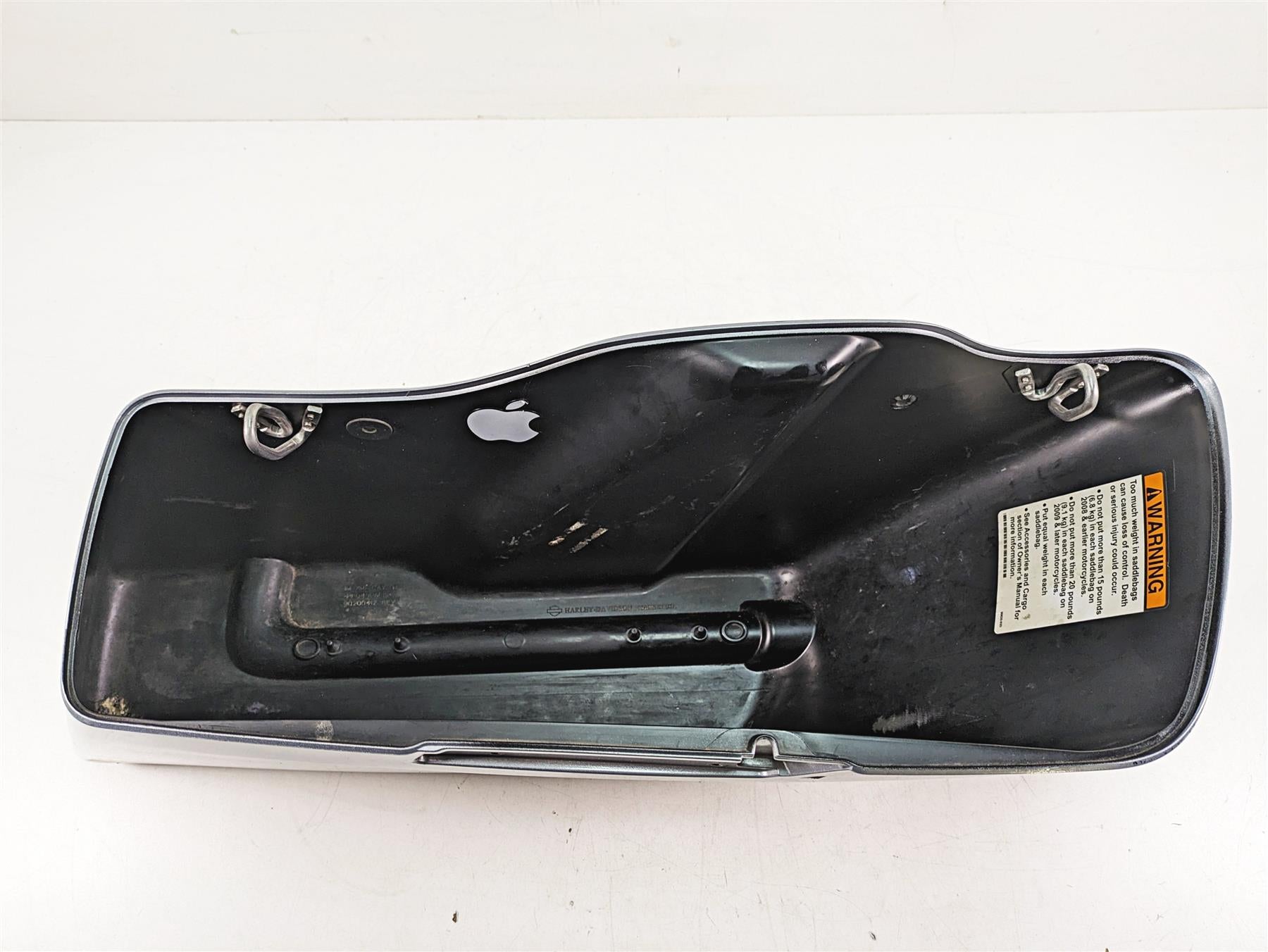 2020 Harley Touring FLHX Street Glide Right Lower Saddlebag Bottom 90200412 {{ shop.shopifyCountryName }} - Mototech271