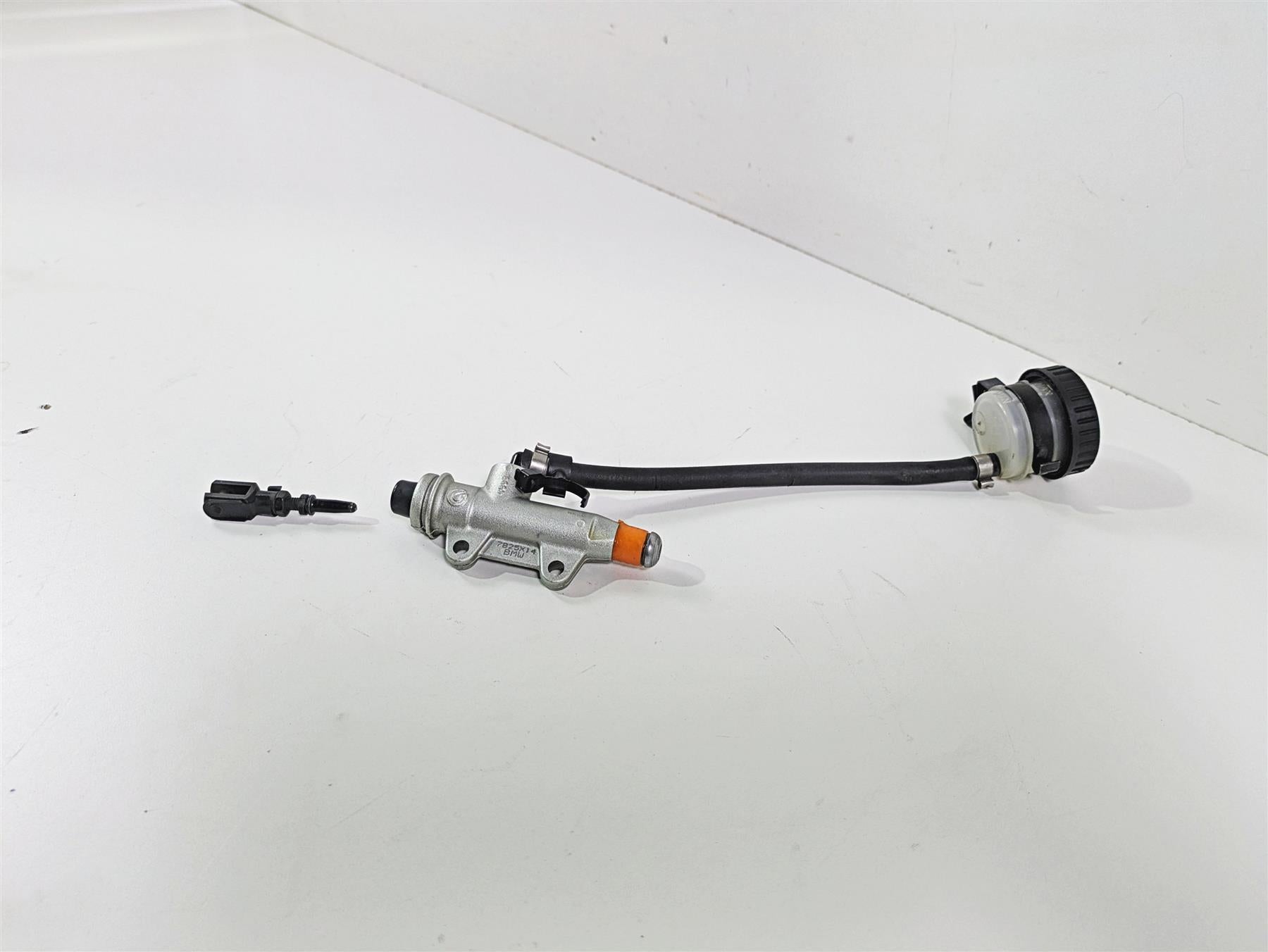 2018 BMW R nineT Urban GS K33 Rear Brembo Brake Master Cylinder 34318529423 {{ shop.shopifyCountryName }} - Mototech271
