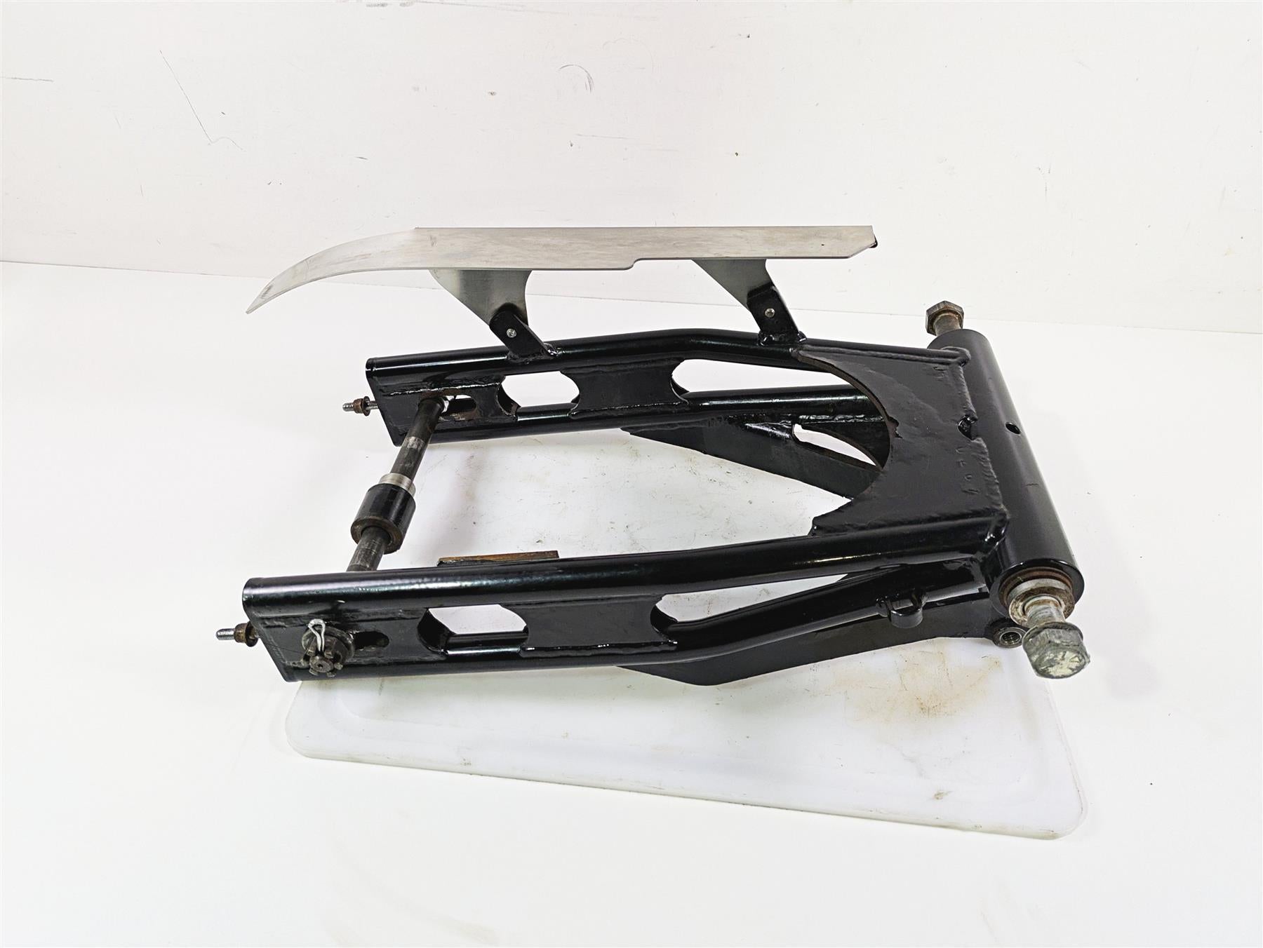 2002 Indian Spirit Deluxe Straight Rear Swingarm Swing Arm & Axle 89-213 {{ shop.shopifyCountryName }} - Mototech271