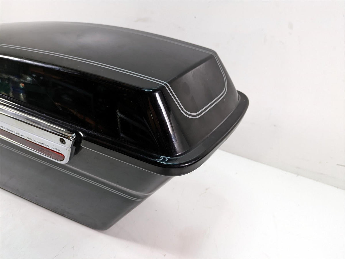 2006 Harley Touring FLHTCUI Electra Glide Right Saddle Bag Saddlebag 90752-93 {{ shop.shopifyCountryName }} - Mototech271