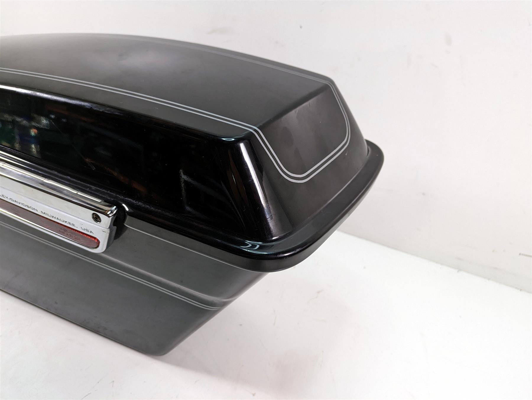 2006 Harley Touring FLHTCUI Electra Glide Right Saddle Bag Saddlebag 90752-93 {{ shop.shopifyCountryName }} - Mototech271