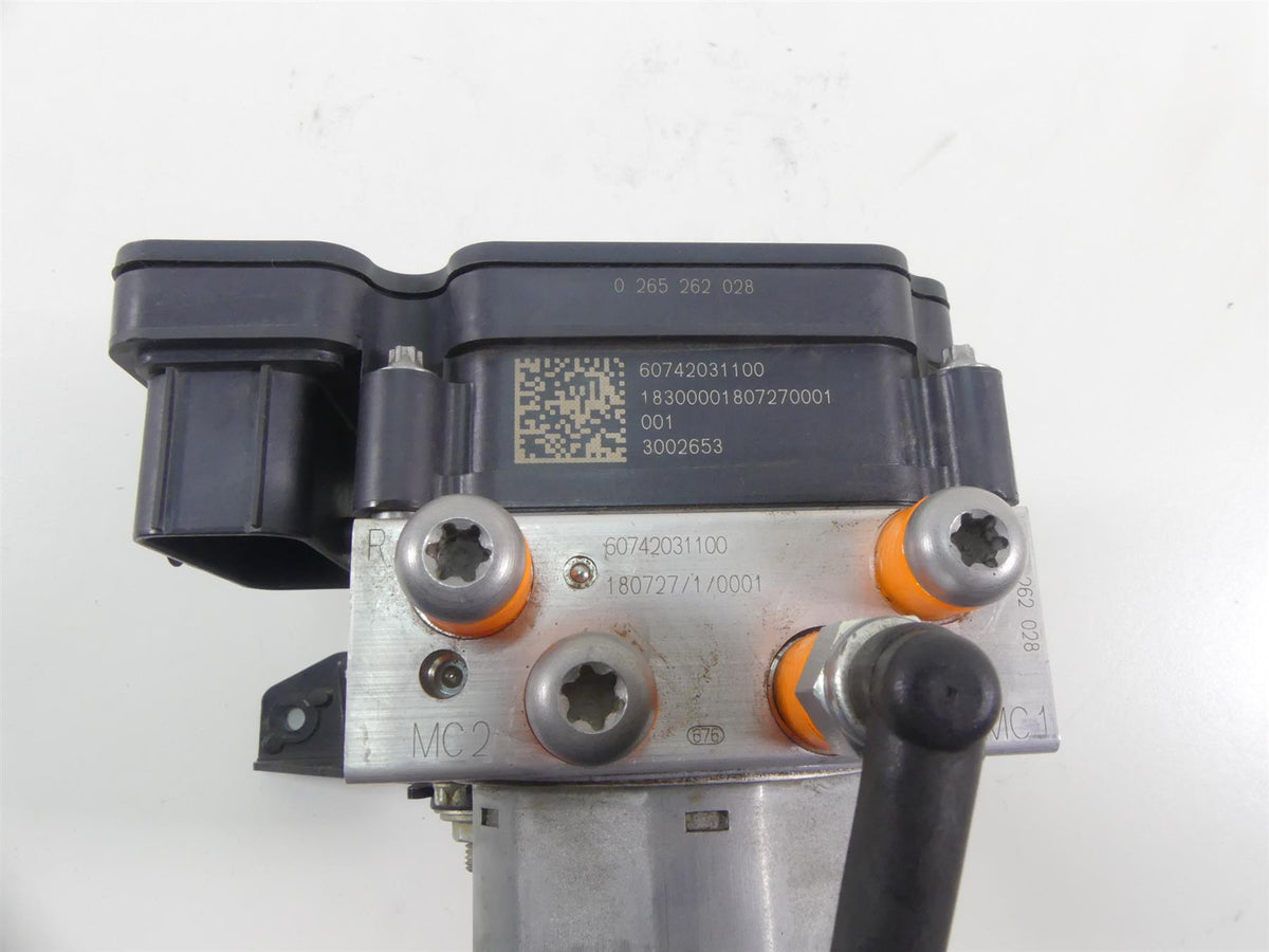 2019 KTM 1290R Super Adventure Abs Brake Pump Module 60742031100 {{ shop.shopifyCountryName }} - Mototech271