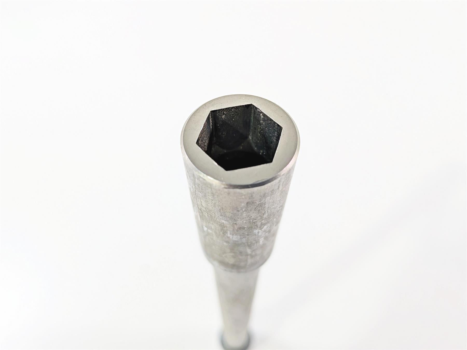 2025 Yamaha YZF R7 Front Wheel Spindle Axle 1RC-25181-00-00 {{ shop.shopifyCountryName }} - Mototech271