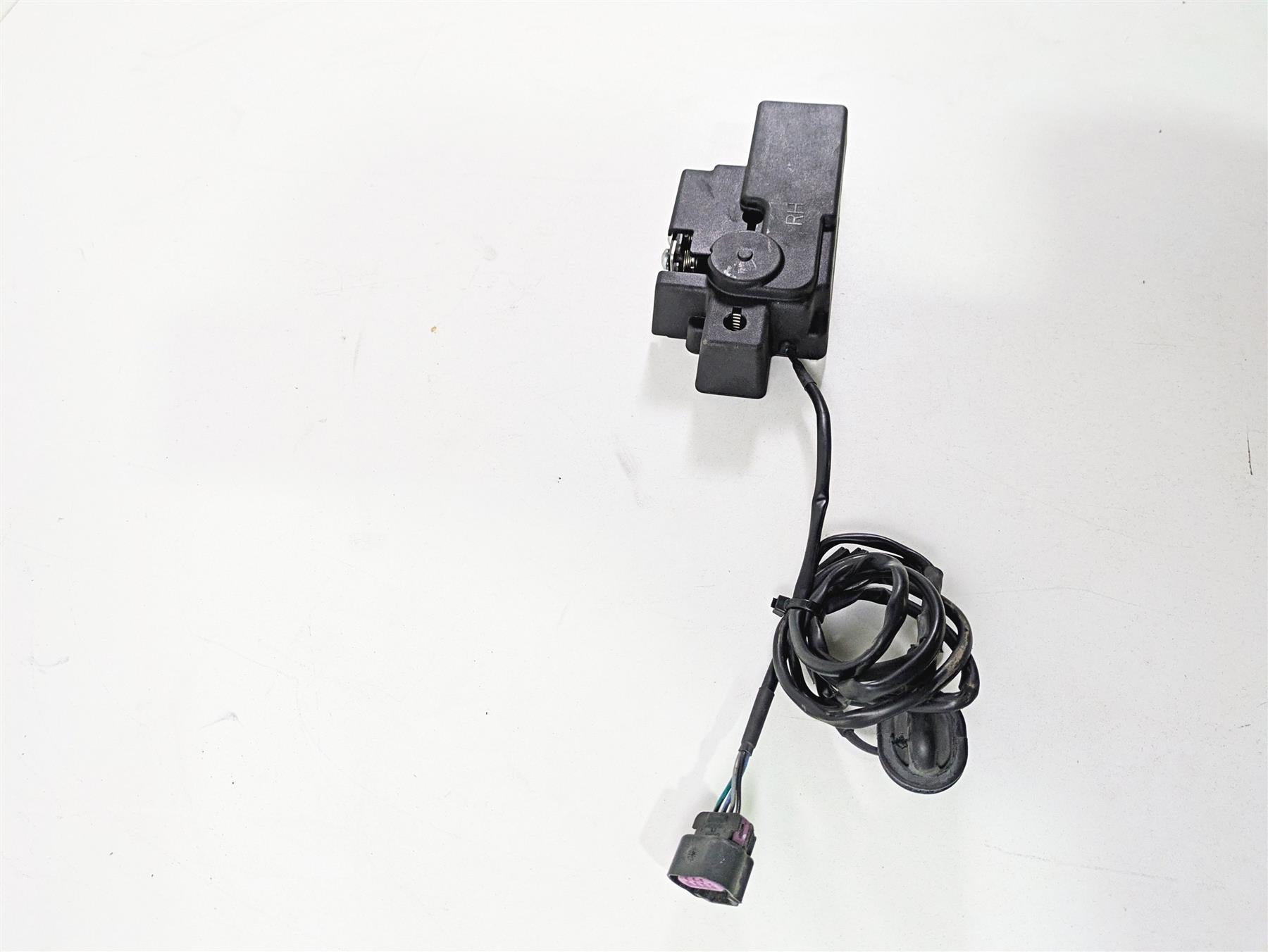 2017 Indian Chieftain Limited Right Bag Lock Control Module Lock 4017838 {{ shop.shopifyCountryName }} - Mototech271
