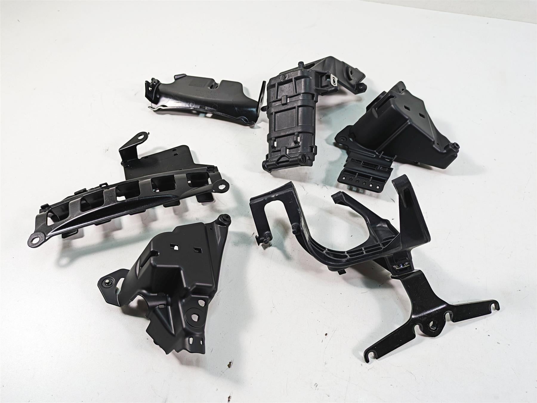 2020 Moto Guzzi V85 TT Adventure Infill Battery Electrical Cover Set 2B004991 {{ shop.shopifyCountryName }} - Mototech271