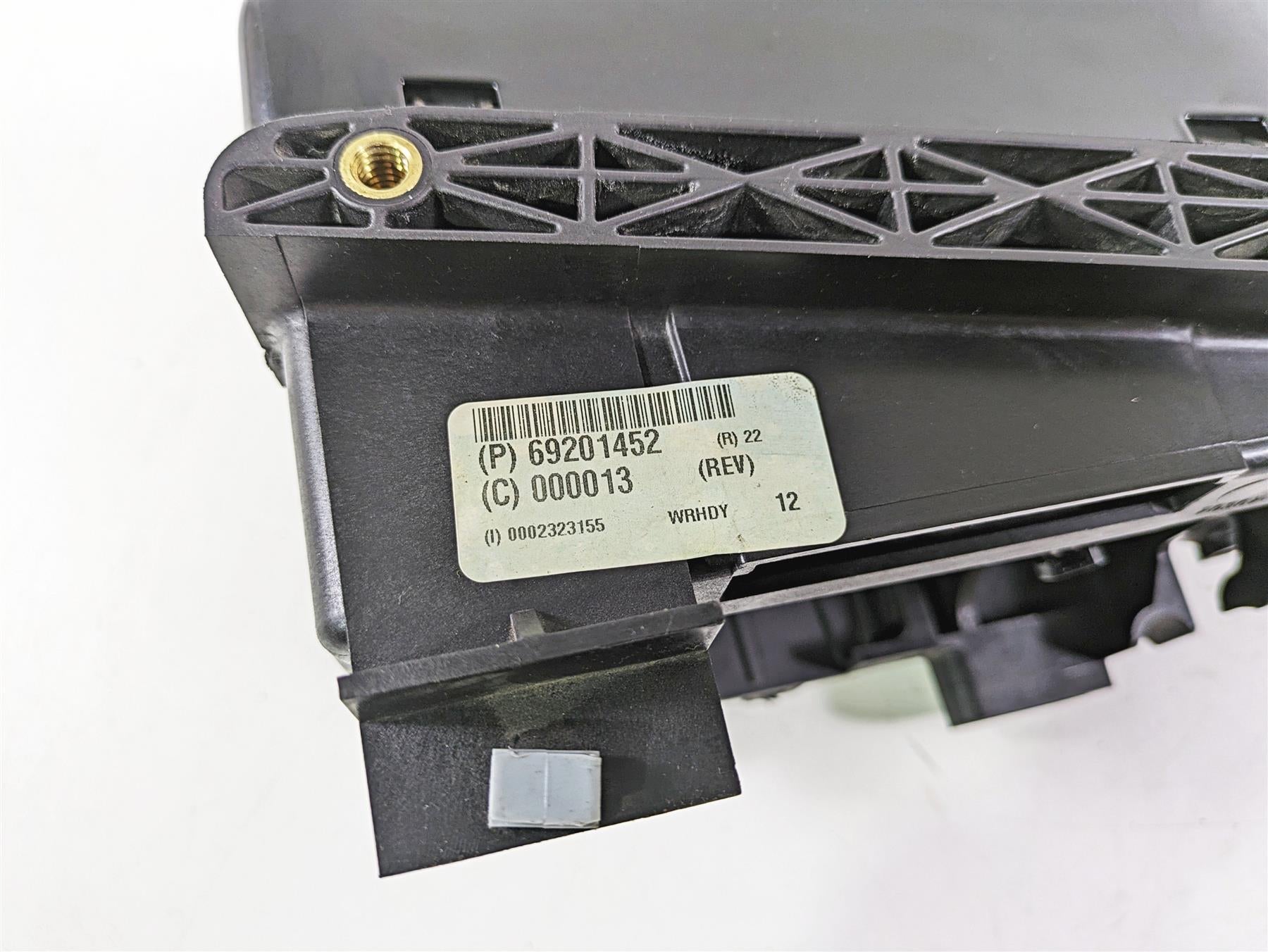 2017 Harley Dyna FXDB Street Bob Electrical Carrier & Black Cover 70367-12 {{ shop.shopifyCountryName }} - Mototech271