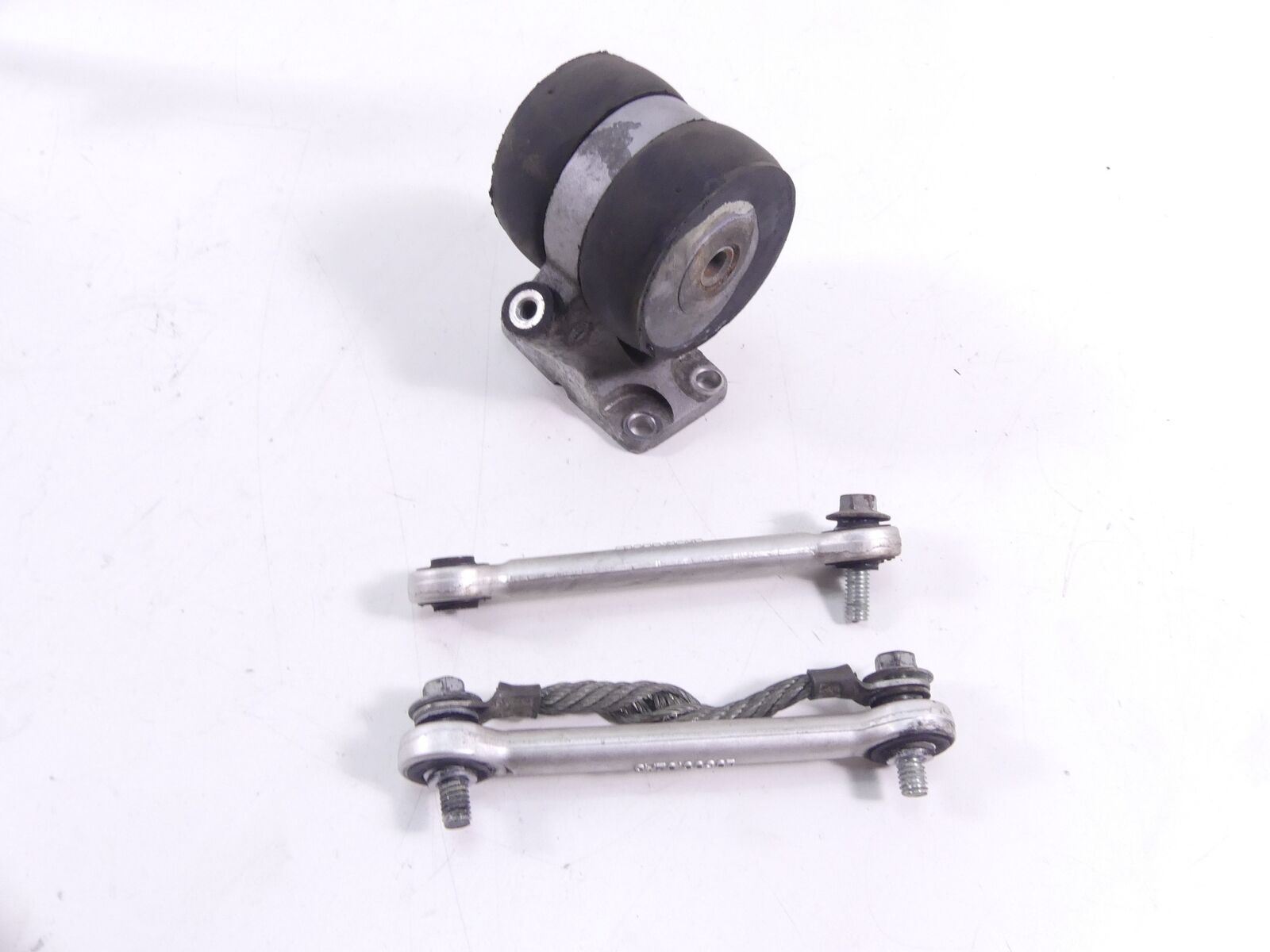 2006 Buell Ulysses XB12 X Front Engine Mount Holder Bracket Set L0511.02A8AYT {{ shop.shopifyCountryName }} - Mototech271