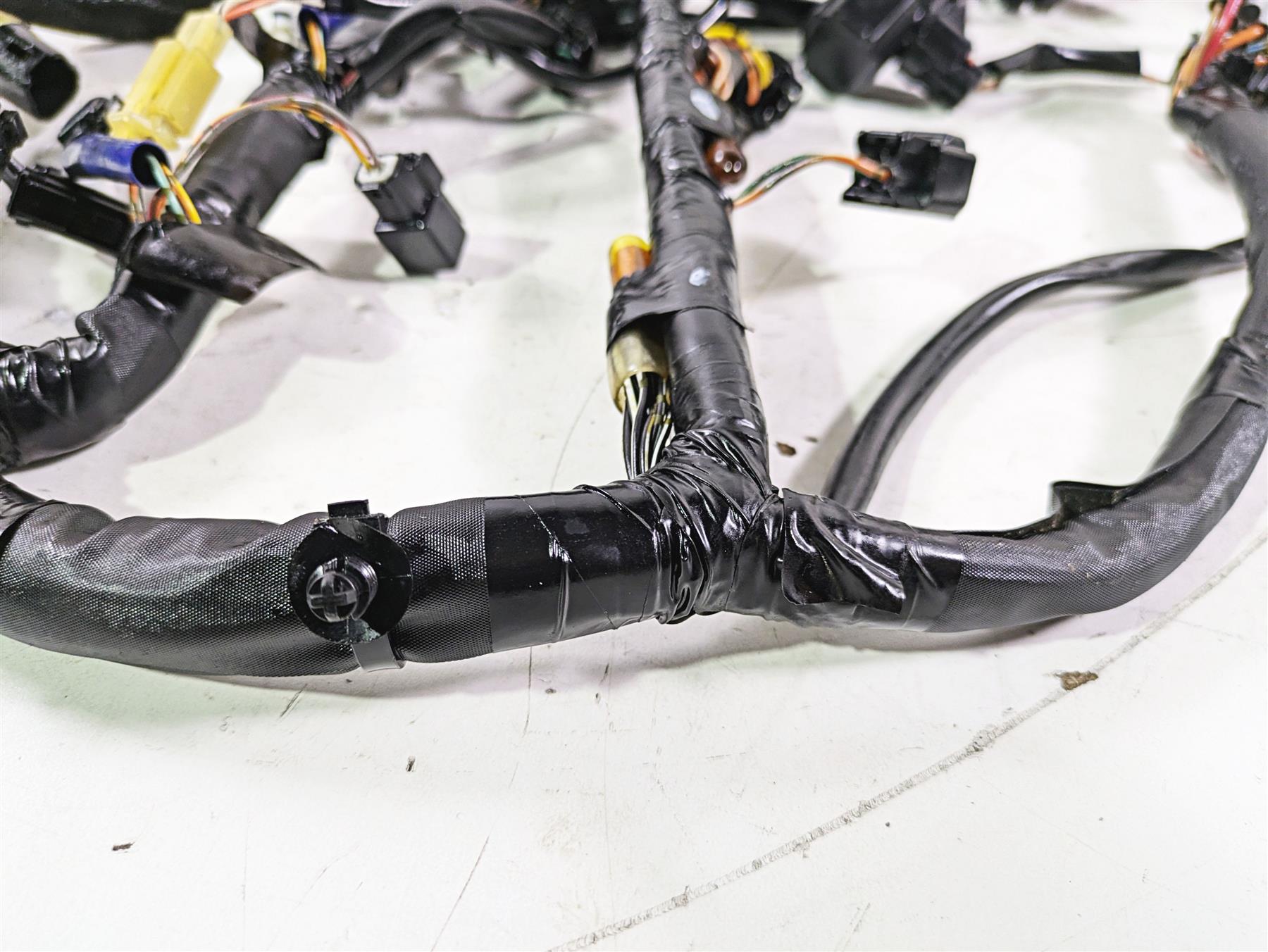 2016 Suzuki GSXR1000 Main Wiring Harness Loom - No Cuts 36610-47HB0 36610-47HB1 {{ shop.shopifyCountryName }} - Mototech271
