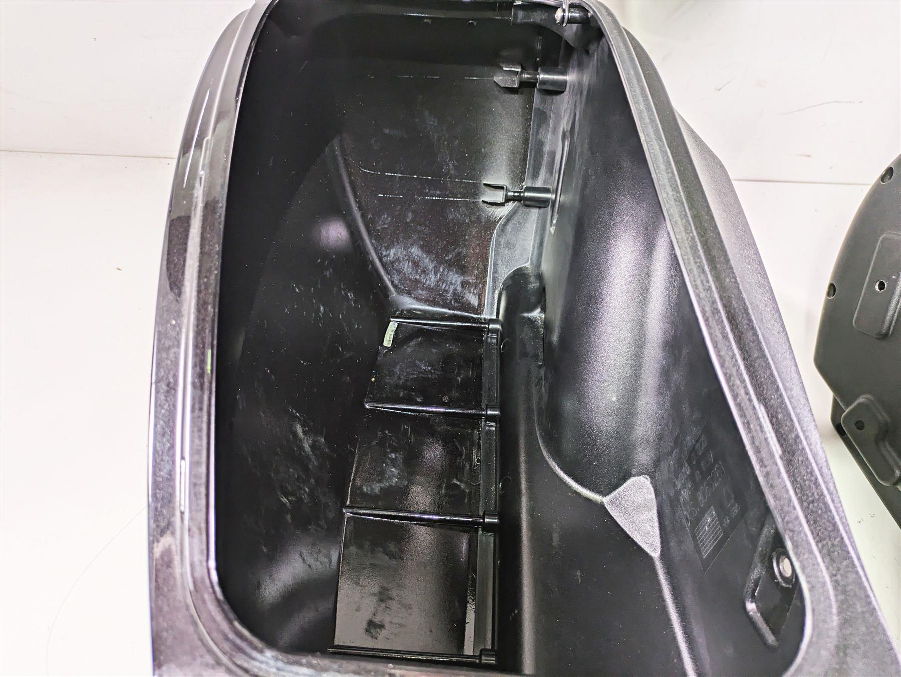 2014 Moto Guzzi California 1400 Touring Saddlebag Set -No Key Unlocked B06325400 {{ shop.shopifyCountryName }} - Mototech271