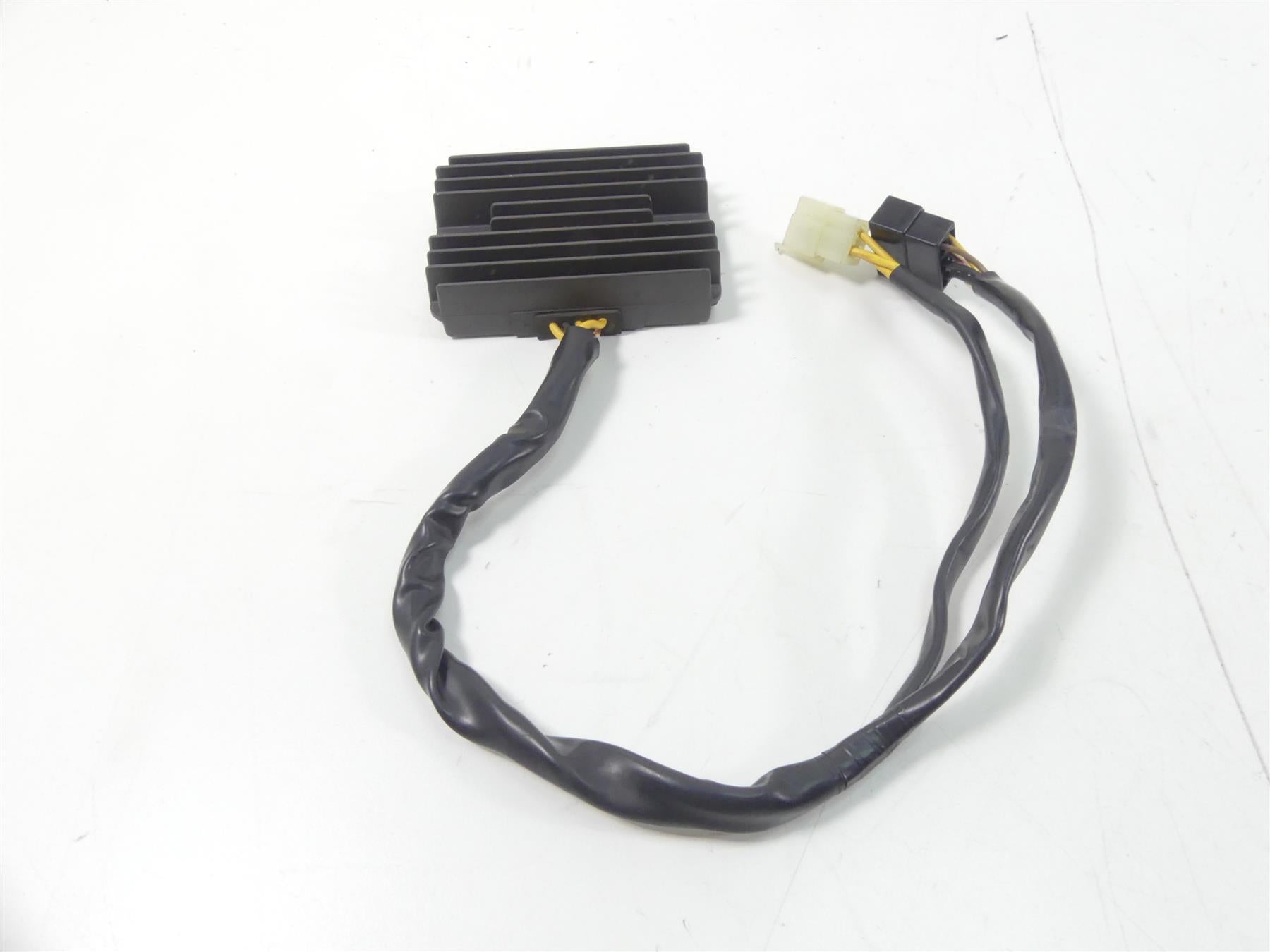 2004 Kawasaki VN1600 Meanstreak Rectifier Voltage Regulator 21066-1126 {{ shop.shopifyCountryName }} - Mototech271
