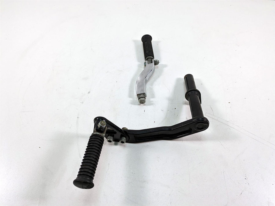 2000 Harley Dyna FXDL Low Rider Rear Passenger Footpeg Set 52740-94A 49165-90 {{ shop.shopifyCountryName }} - Mototech271