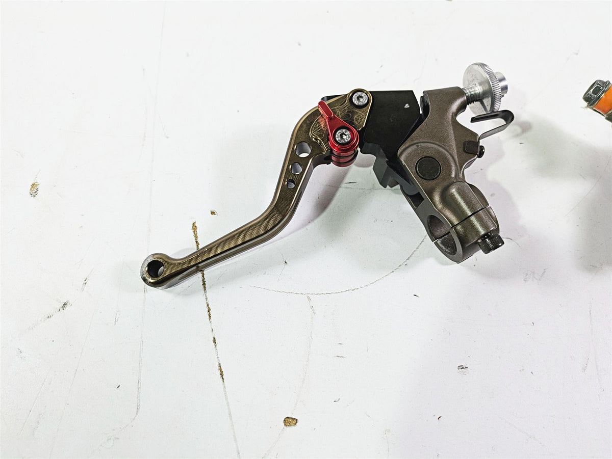 2005 Kawasaki ZX1000 ZX10R Ninja Clutch Perch & Master Cylinder -Read 43015-0031 {{ shop.shopifyCountryName }} - Mototech271