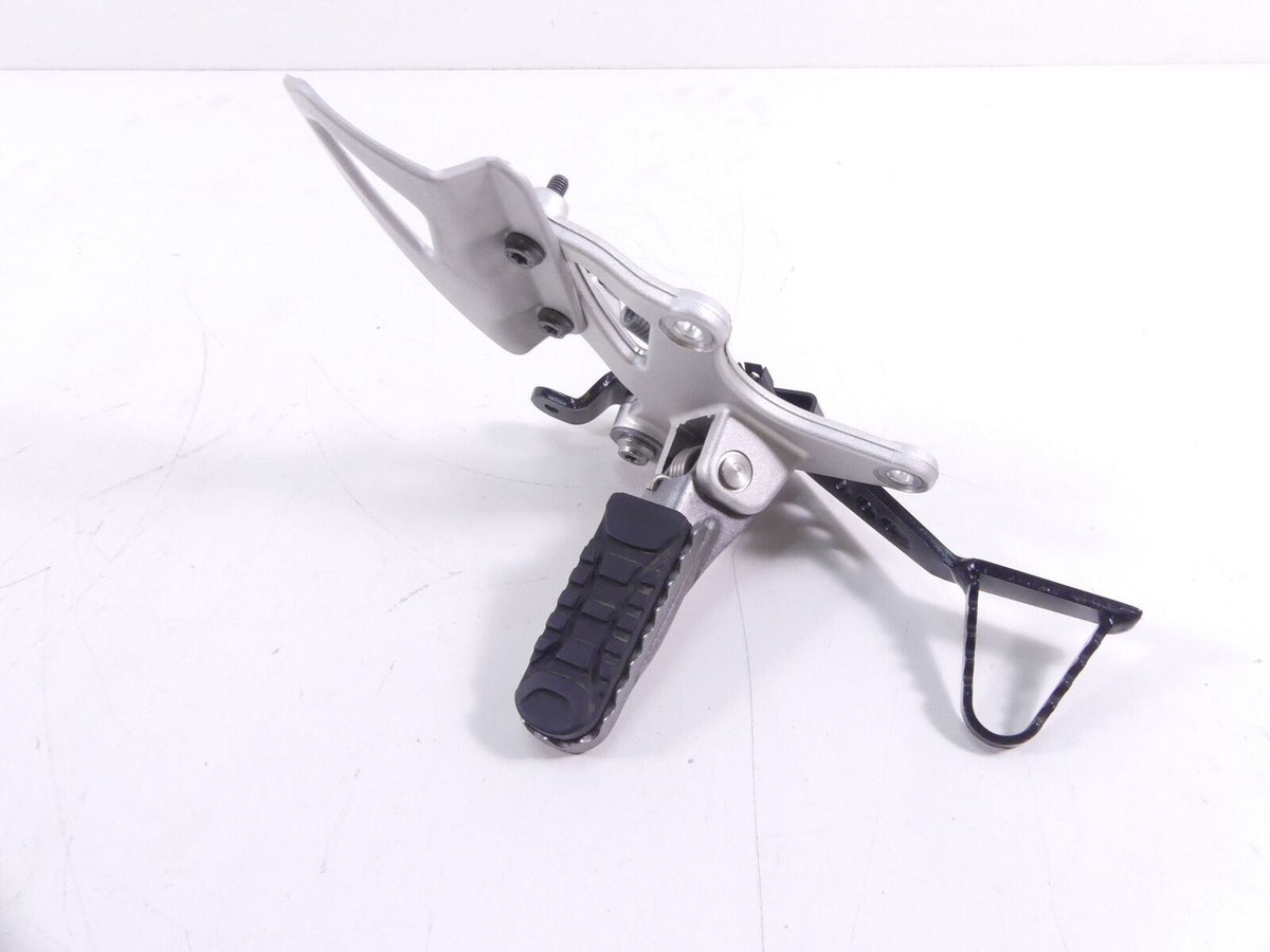 2018 BMW R nineT Urban GS K33 Right Front Footpeg & Brake Pedal 46718558718 {{ shop.shopifyCountryName }} - Mototech271