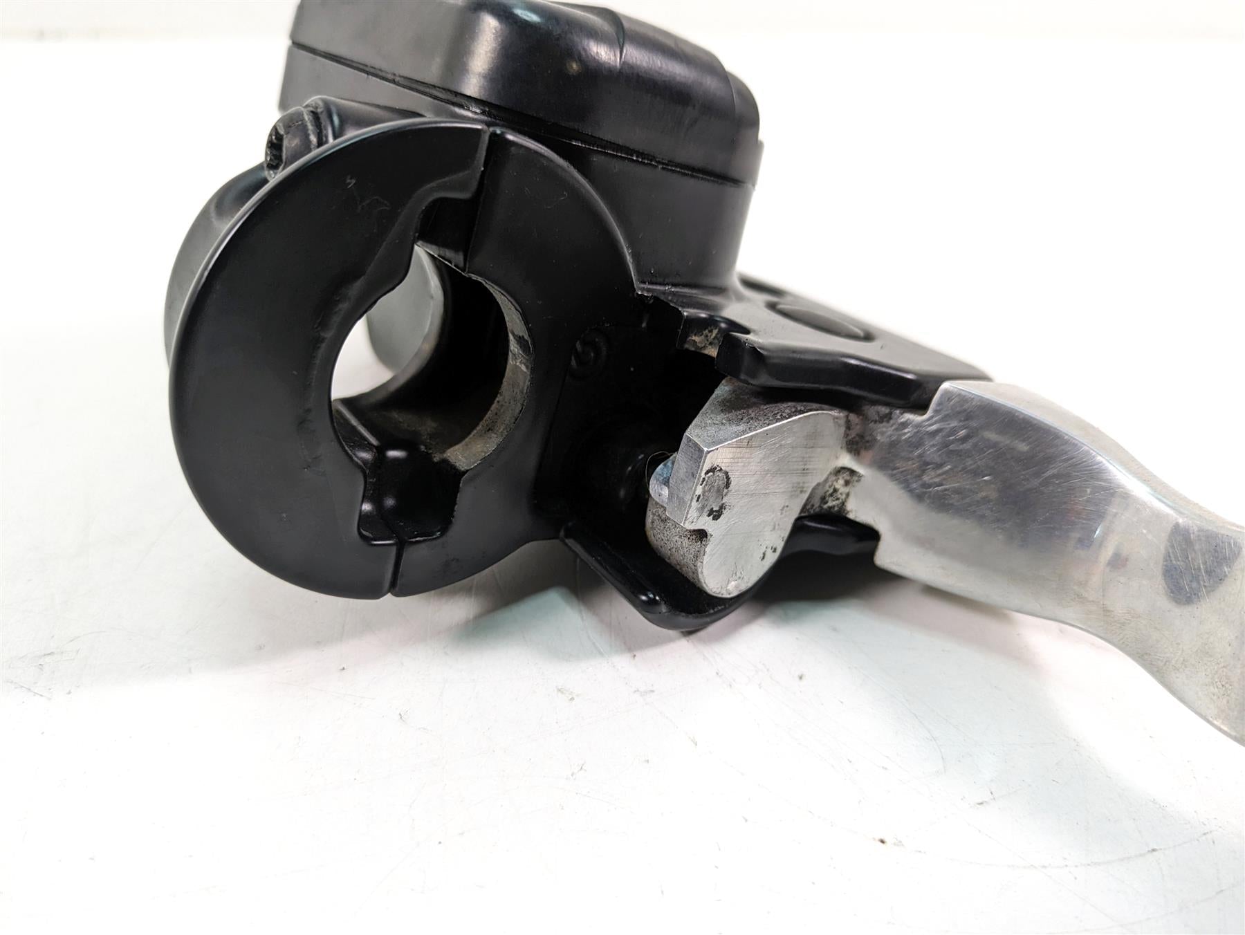 2014 Harley Touring FLHTK Electra Glide Front Brake Master Cylinder 44551-08F {{ shop.shopifyCountryName }} - Mototech271