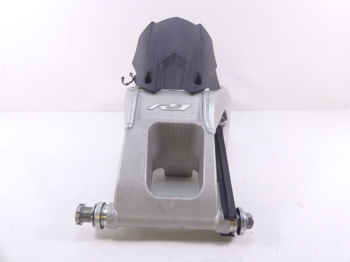 2015 Yamaha YZF-R1M Rear Swingarm Swing Arm Suspension + 28mm Axle 2CR-22110-10 {{ shop.shopifyCountryName }} - Mototech271
