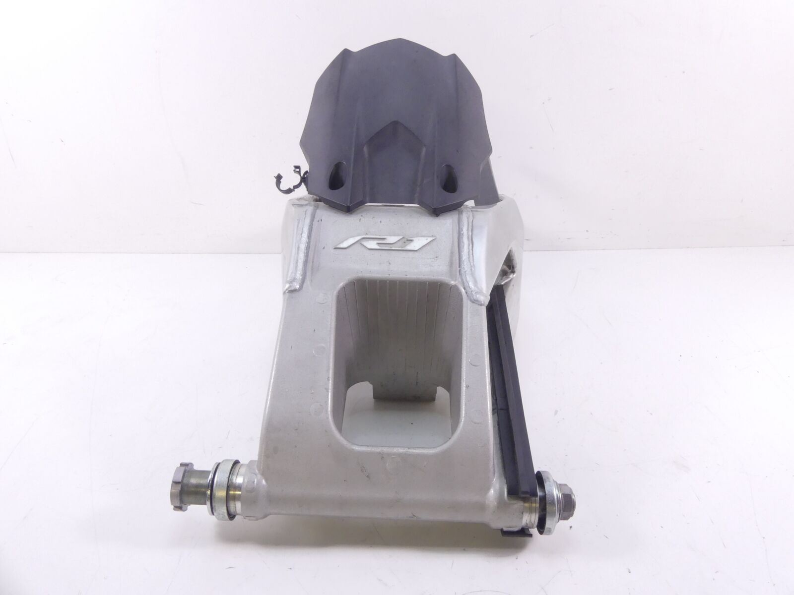 2015 Yamaha YZF-R1M Rear Swingarm Swing Arm Suspension + 28mm Axle 2CR-22110-10 {{ shop.shopifyCountryName }} - Mototech271