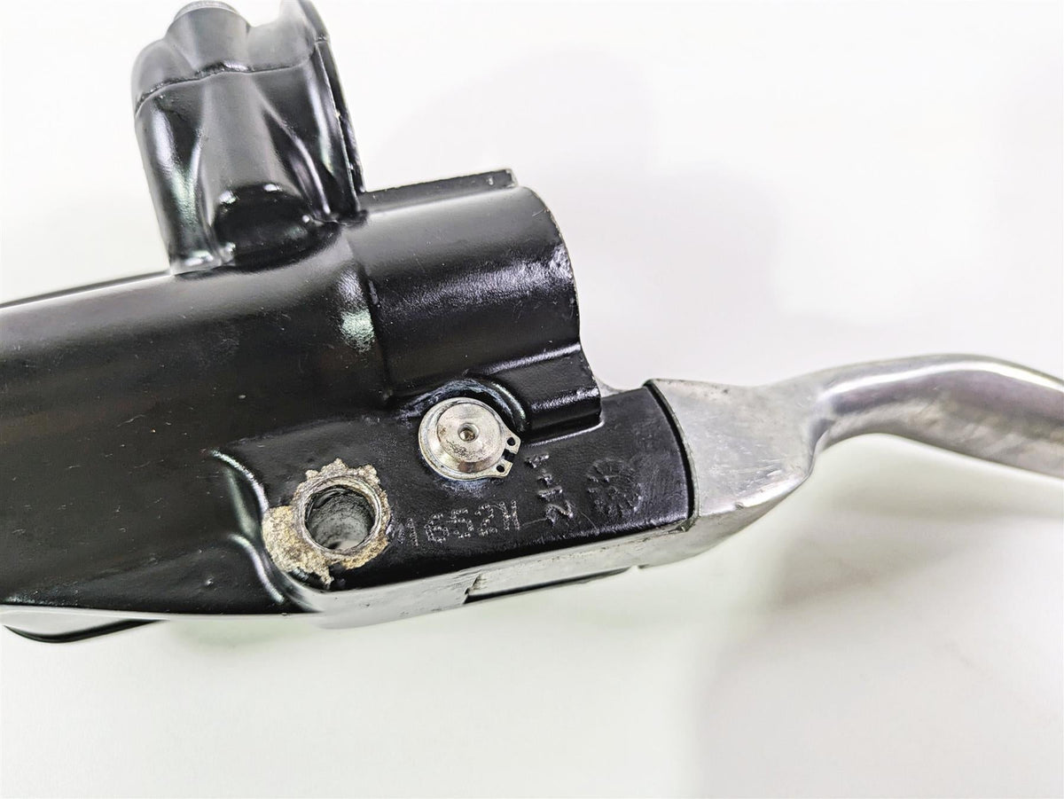 2005 Harley Touring FLHRI Road King Front Brake Master Cylinder 11/16" 41700738 {{ shop.shopifyCountryName }} - Mototech271