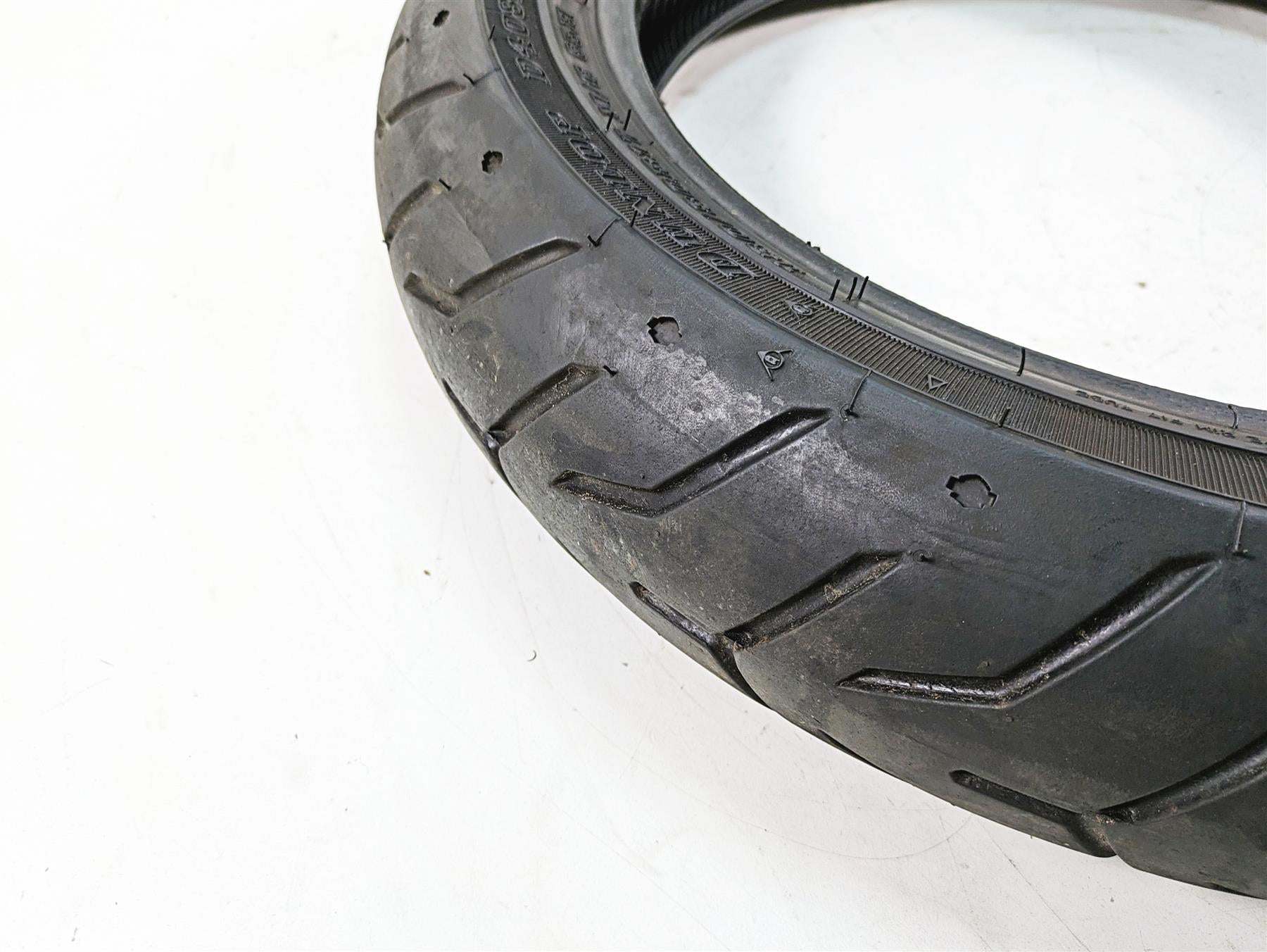 Used Harley Davidson Front Tire Dunlop D480F 130/80B17 43115-09A {{ shop.shopifyCountryName }} - Mototech271