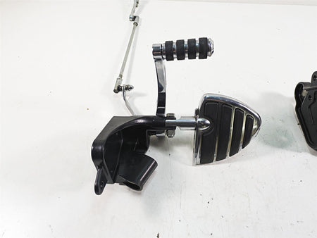 2000 Harley FXSTS Softail Springer Front Rear Footpeg & Shifter Set 33683-00 {{ shop.shopifyCountryName }} - Mototech271