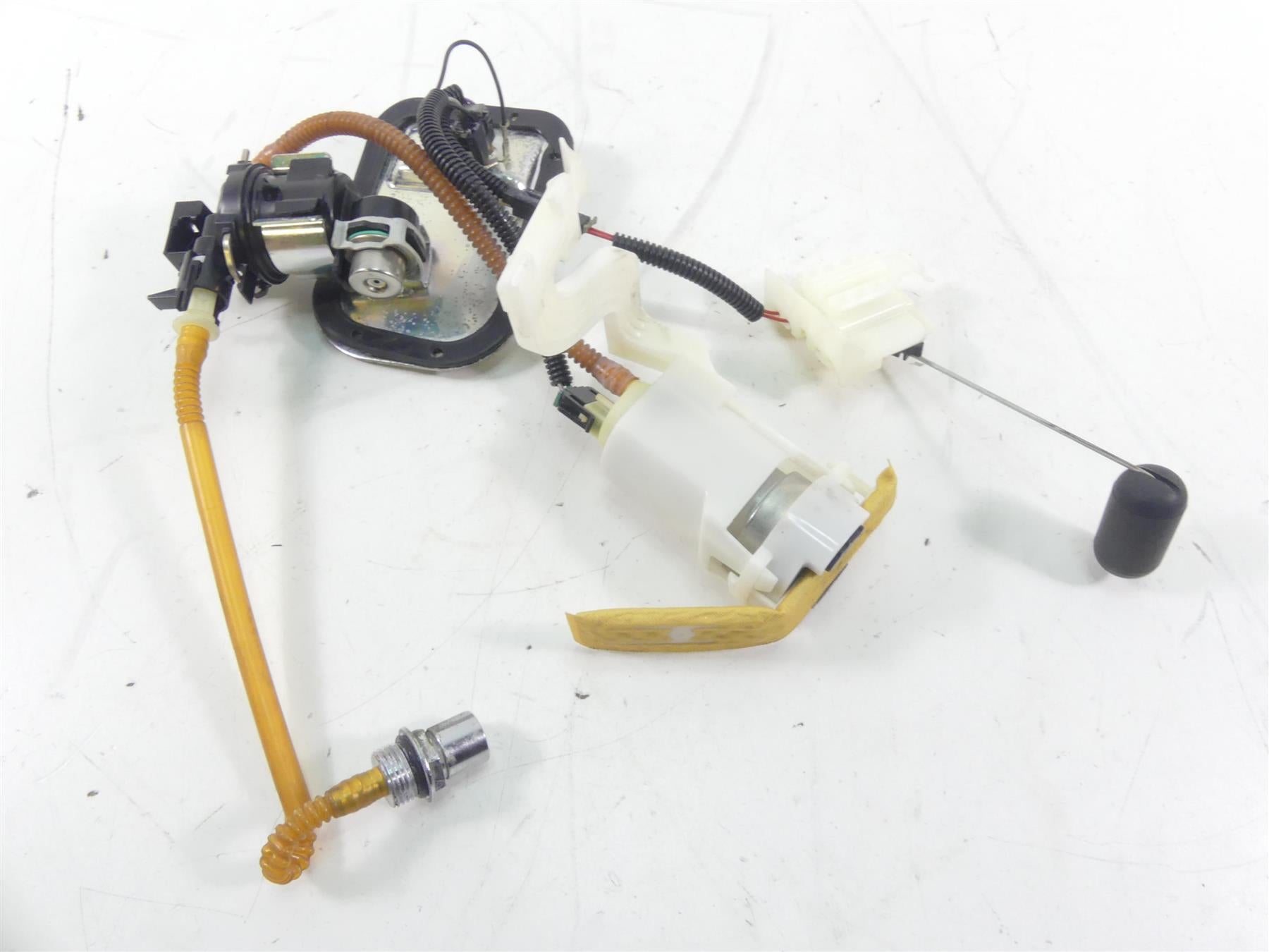 2008 Harley Softail FXSTB Night Train Fuel Gas Petrol Pump -Read 75141-08A {{ shop.shopifyCountryName }} - Mototech271