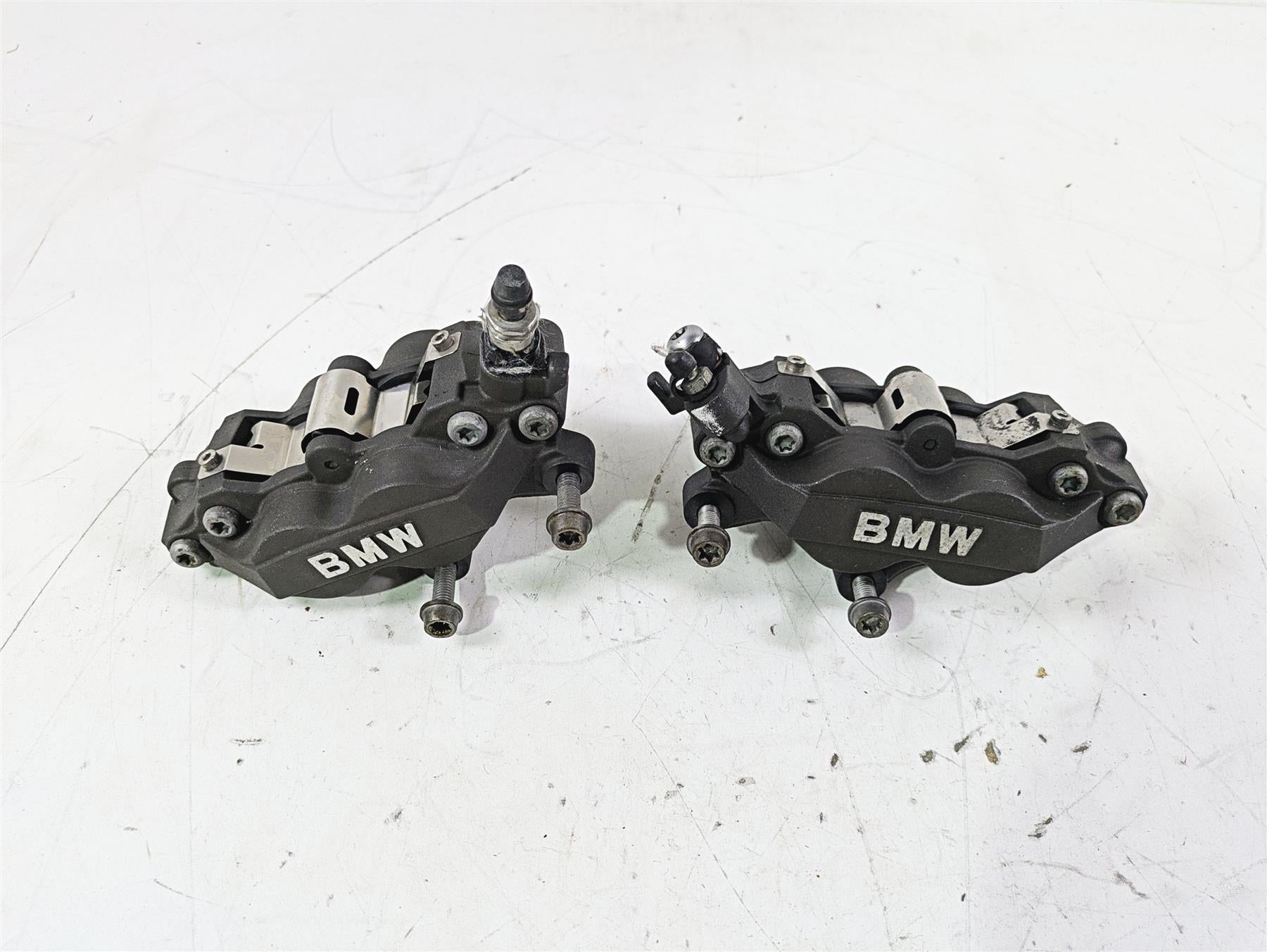 2015 BMW K1600 GT K48 Front Brake Caliper Set Tokico 34117726766 34117728943