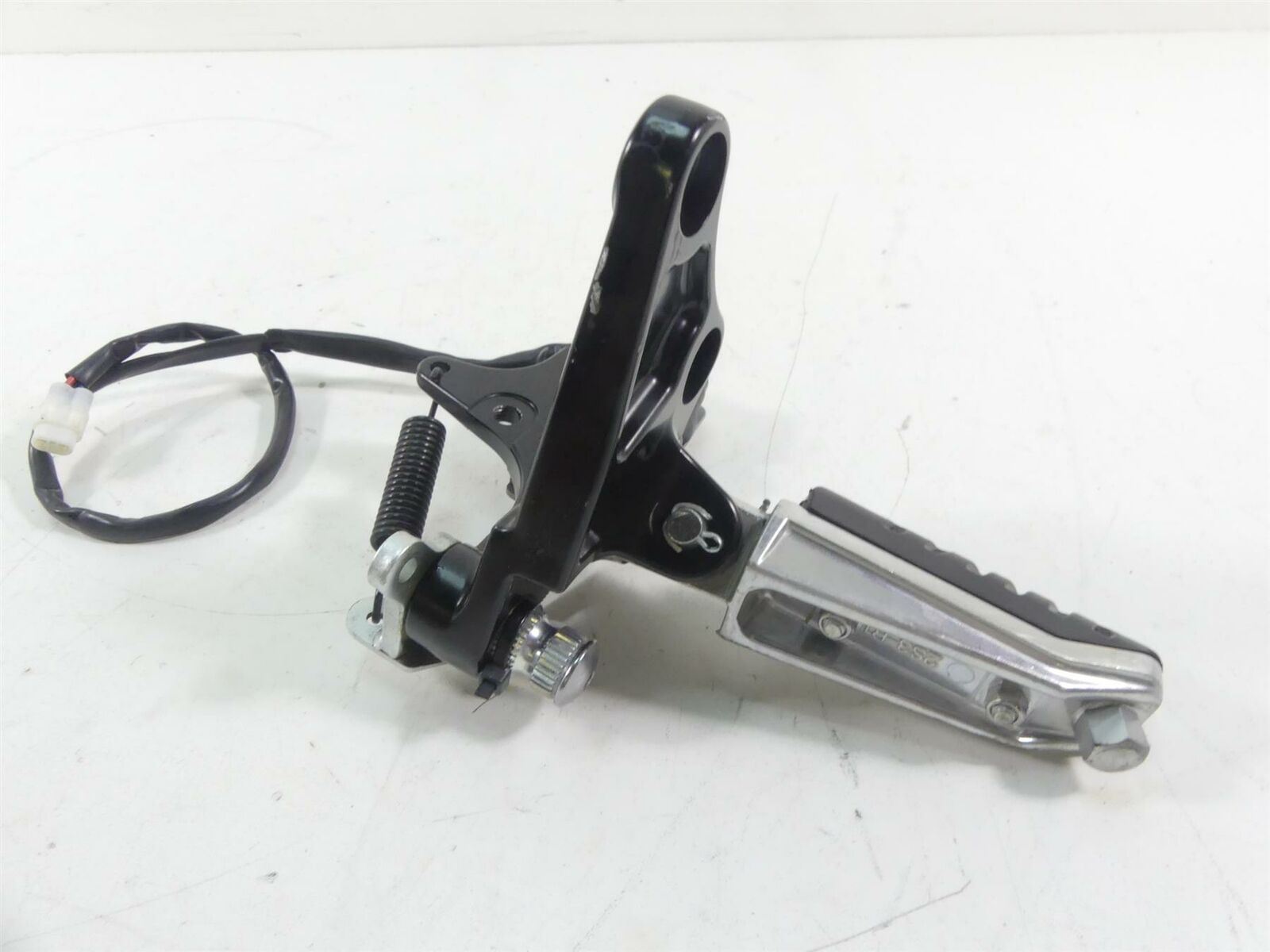 2020 Yamaha VMX17 1700 Right Front Driver Rider Footpeg Foot Peg 2S3-27443-10-00 {{ shop.shopifyCountryName }} - Mototech271