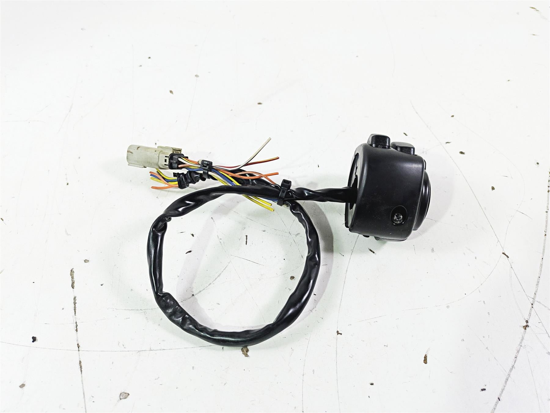2012 Harley VRSCF Muscle V Rod Left Hand Control Switch - Read 71682-06A {{ shop.shopifyCountryName }} - Mototech271