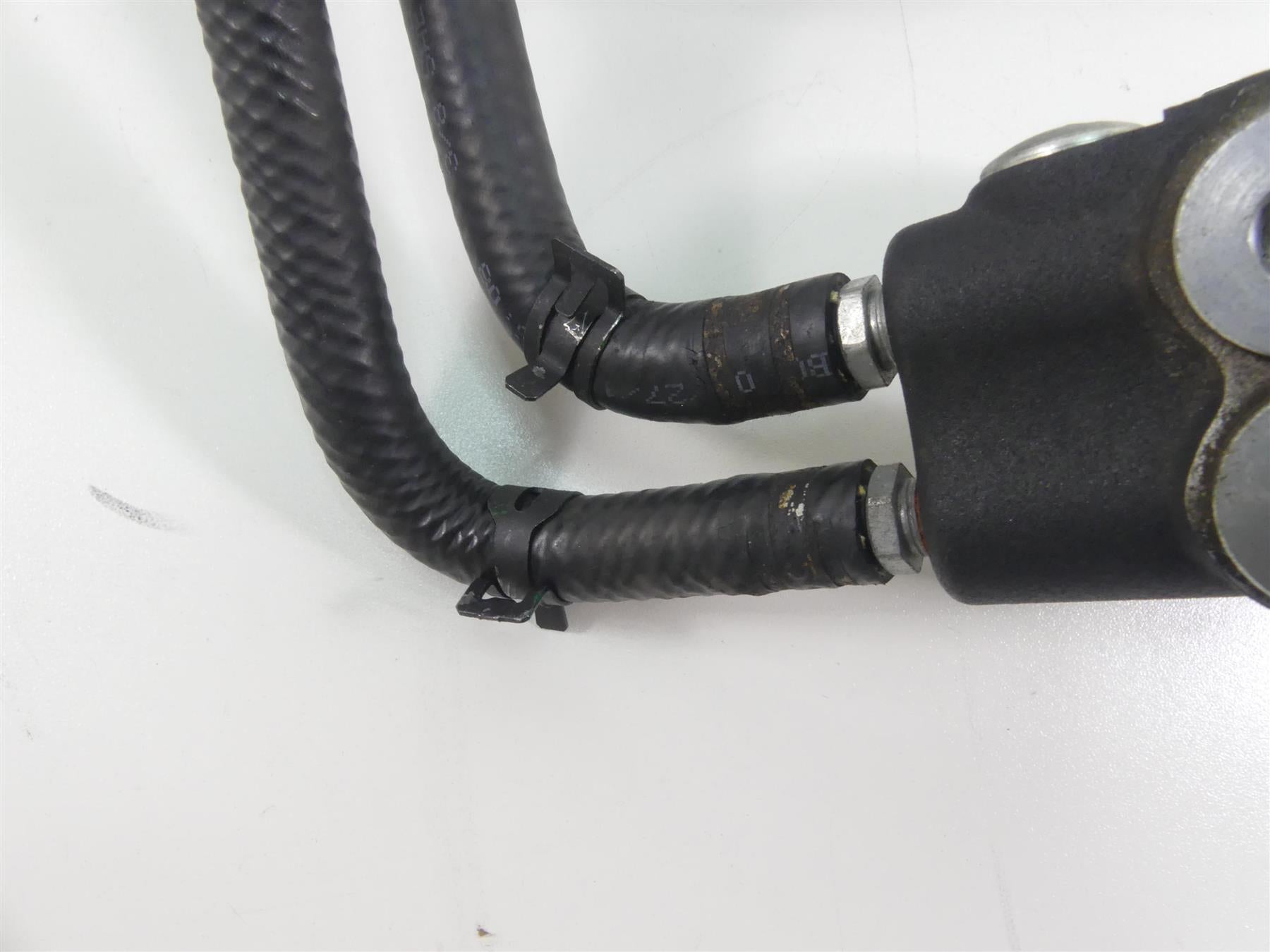 2016 Harley Touring FLHTP Electra Glide Oil Cooler Flange & Cover 63083-11A {{ shop.shopifyCountryName }} - Mototech271