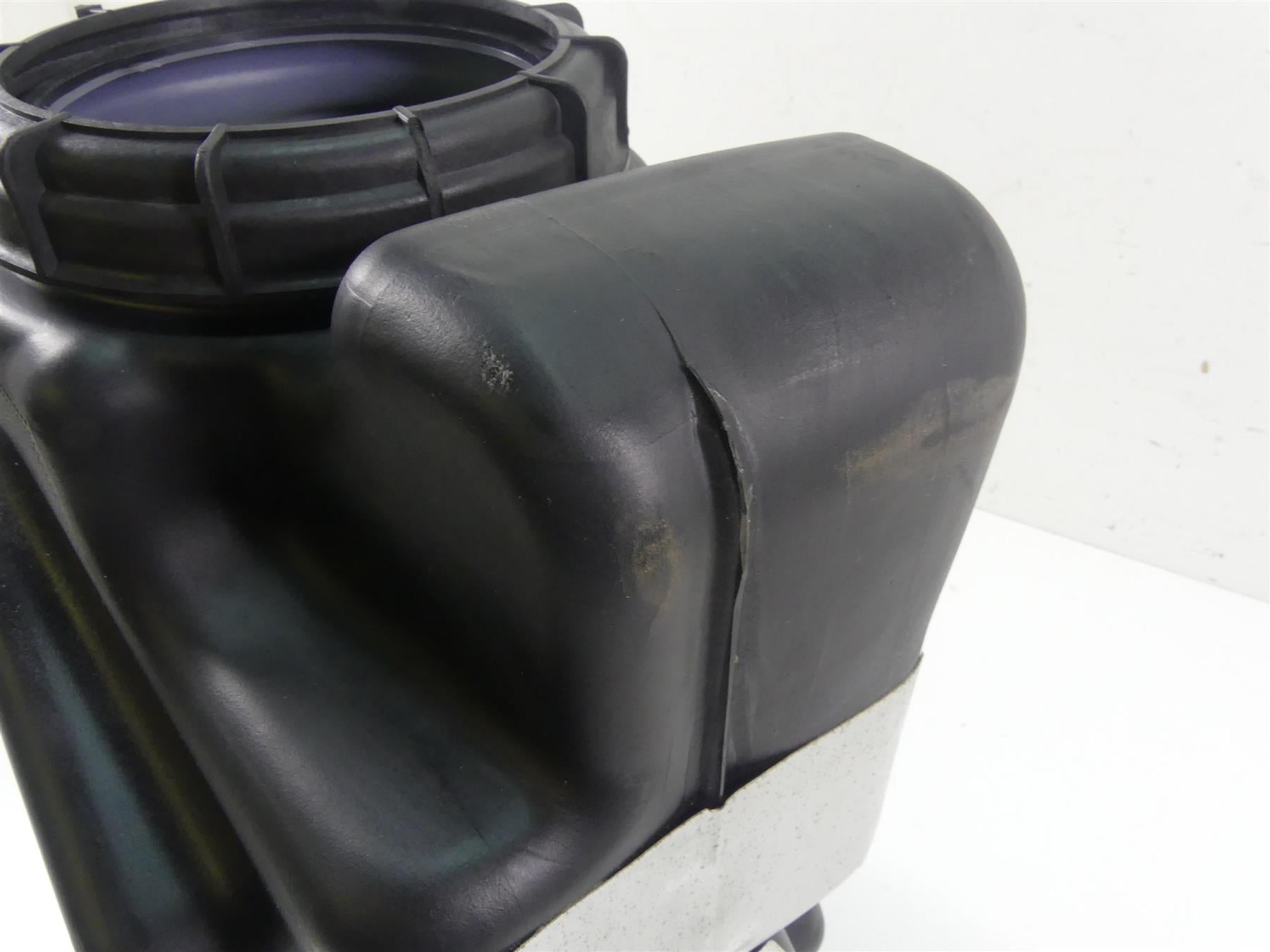 2006 Harley VRSCD Night Rod Plastic Fuel Gas Petrol Tank 61328-01 {{ shop.shopifyCountryName }} - Mototech271