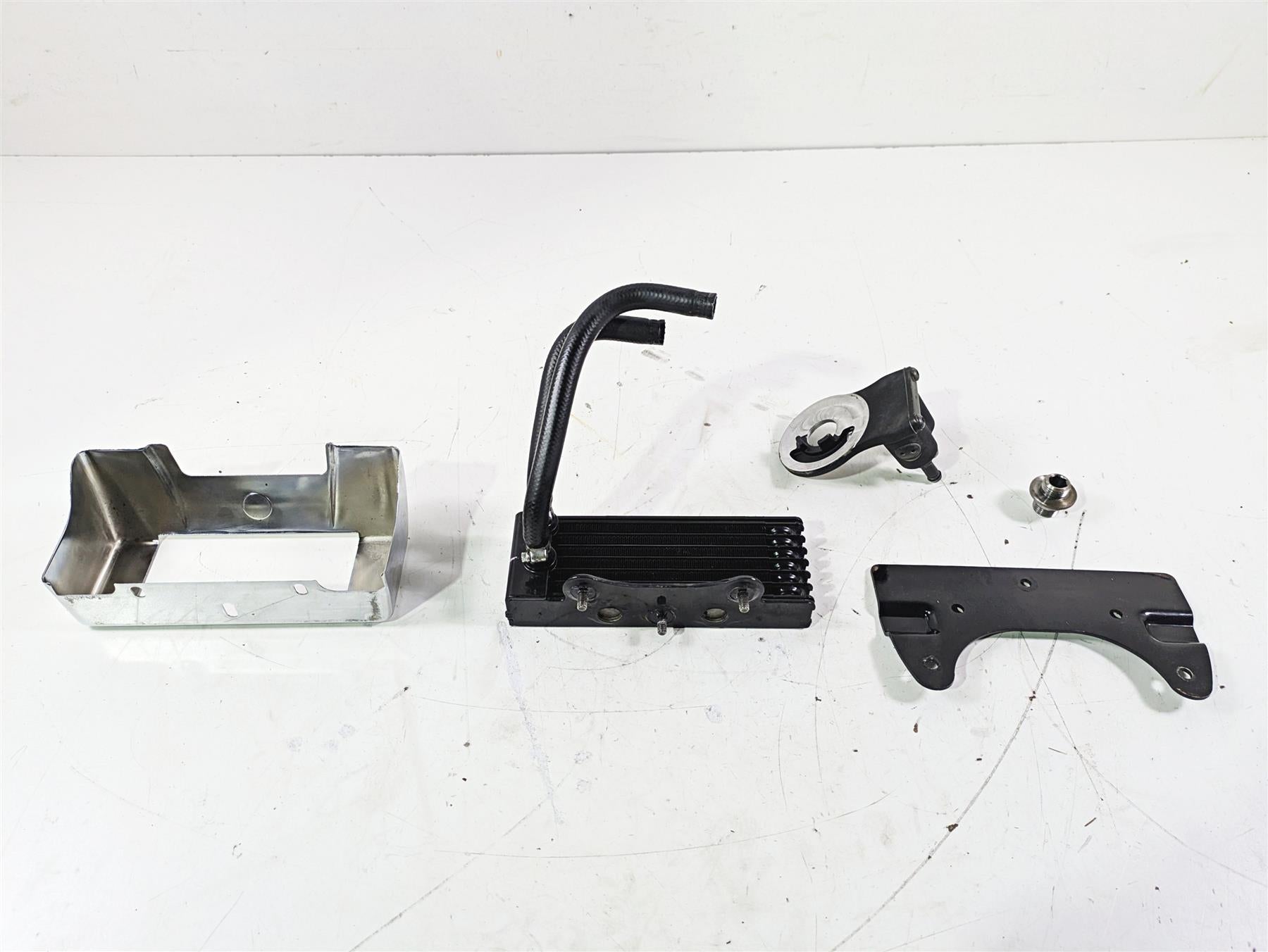 2007 Harley Touring FLHTCU SE CVO E-Glide Oil Cooler & Cover 63071-07 {{ shop.shopifyCountryName }} - Mototech271