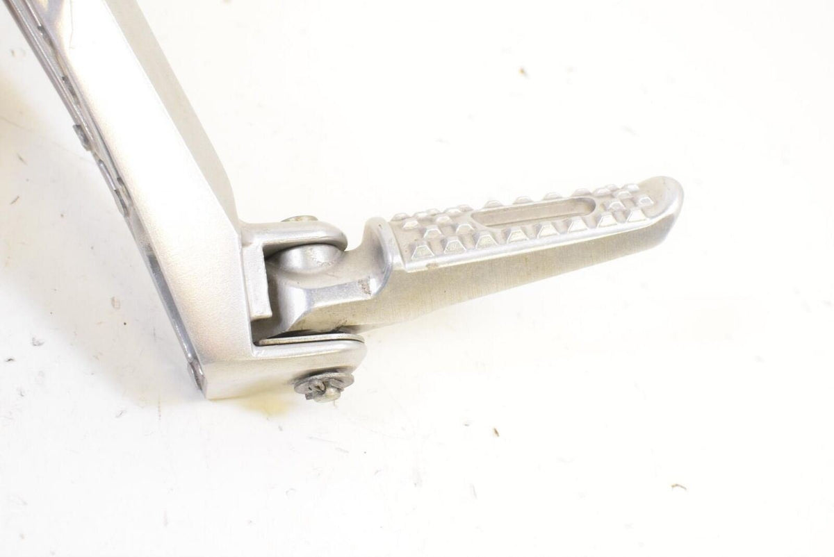 05 Honda CBR1000RR CBR1000 RR Rear Passenger Footpeg Foot Peg Rest 50760-MEL-000 {{ shop.shopifyCountryName }} - Mototech271