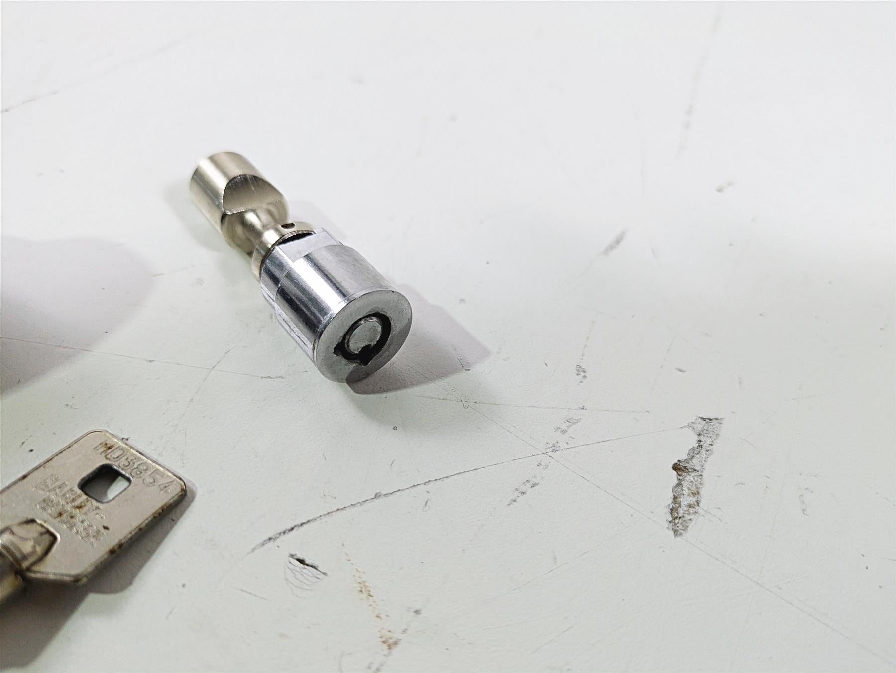 2004 Harley FLSTCI Softail Heritage Ignition Switch Steering Key Lock 71450-04 {{ shop.shopifyCountryName }} - Mototech271