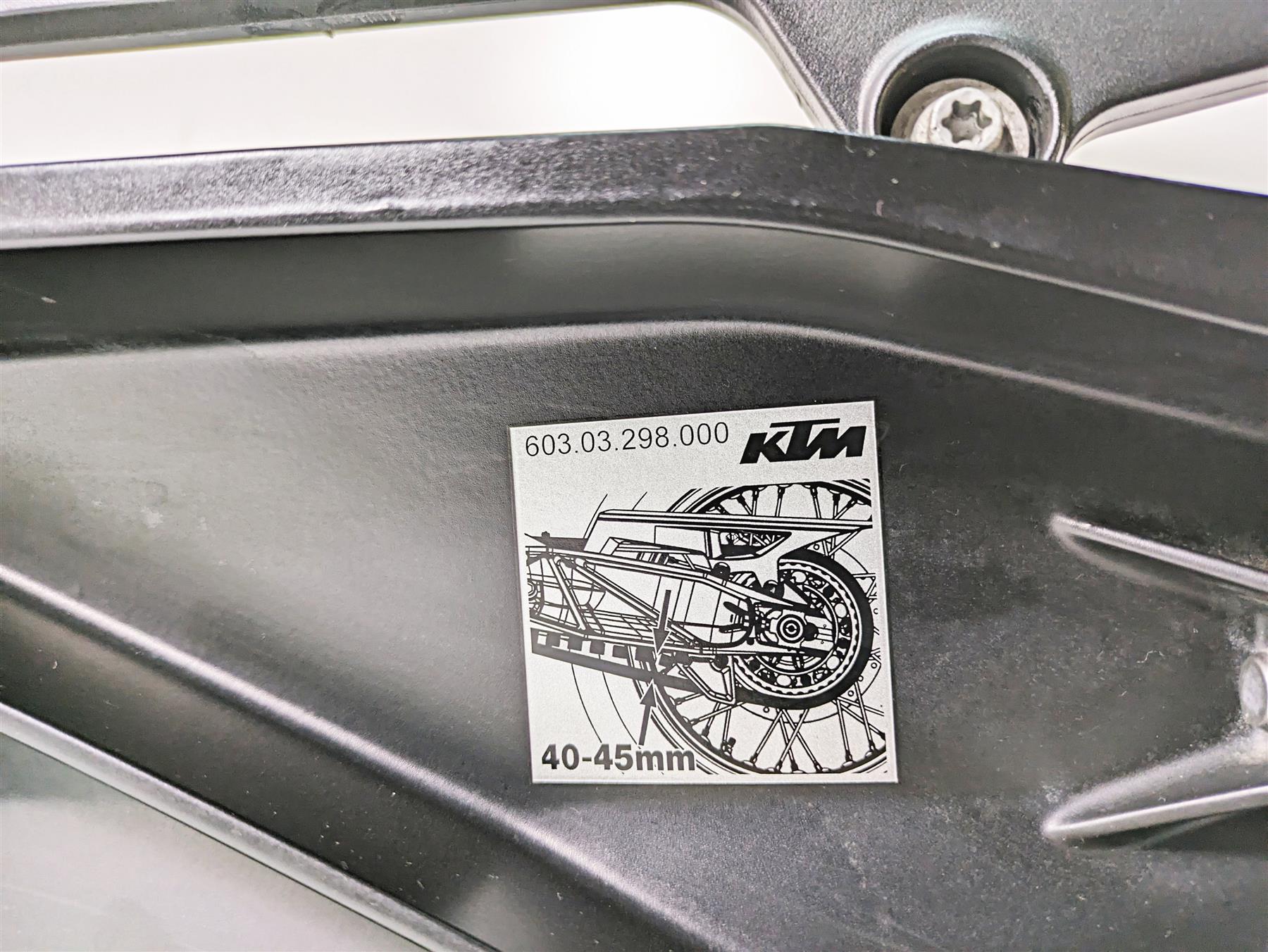 2018 KTM 1090 Adventure R Swingarm Swing Arm + Axle 6070403004433 60303298000 {{ shop.shopifyCountryName }} - Mototech271