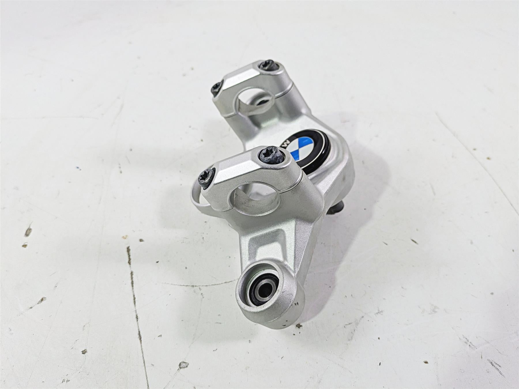 2015 BMW R1200GS Adv K51 Upper Triple Tree Steering Clamp 31428555849 {{ shop.shopifyCountryName }} - Mototech271