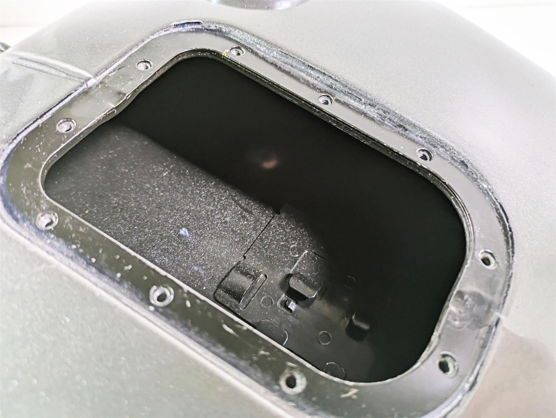 2009 Harley FLSTSB Cross Bones Fuel Gas Petrol Tank - Read 61000800 {{ shop.shopifyCountryName }} - Mototech271