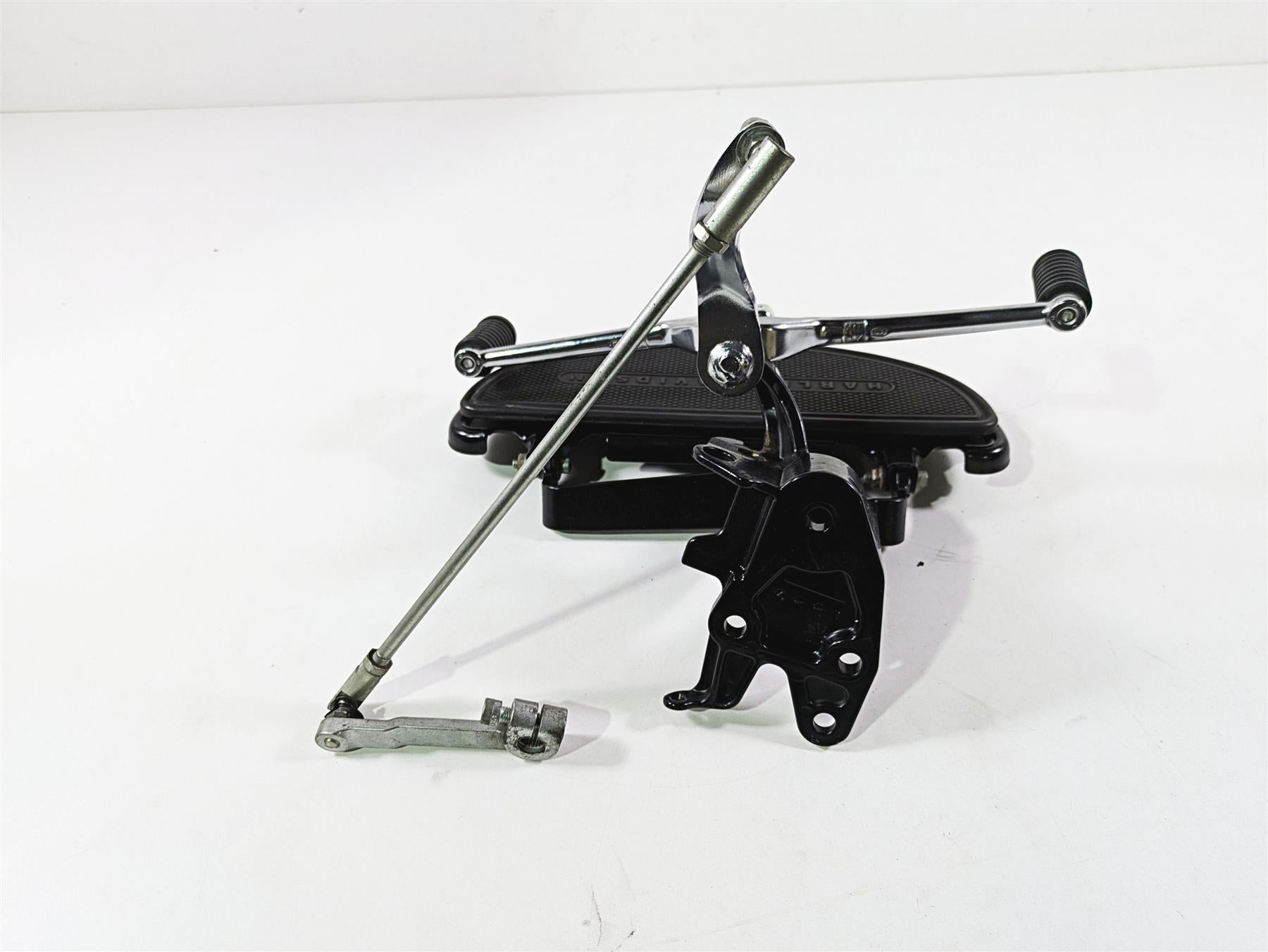 2009 Harley FLSTSB Cross Bones Left Floorboard & Shifter Set - BENT 33630-07A {{ shop.shopifyCountryName }} - Mototech271