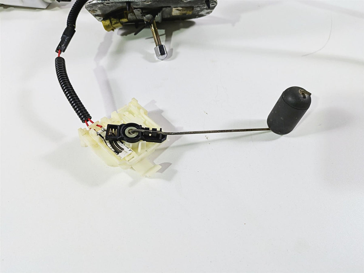 2009 Harley FLSTSB Cross Bones Fuel Gas Petrol Pump - Tested 75284-08A 75252-08 {{ shop.shopifyCountryName }} - Mototech271
