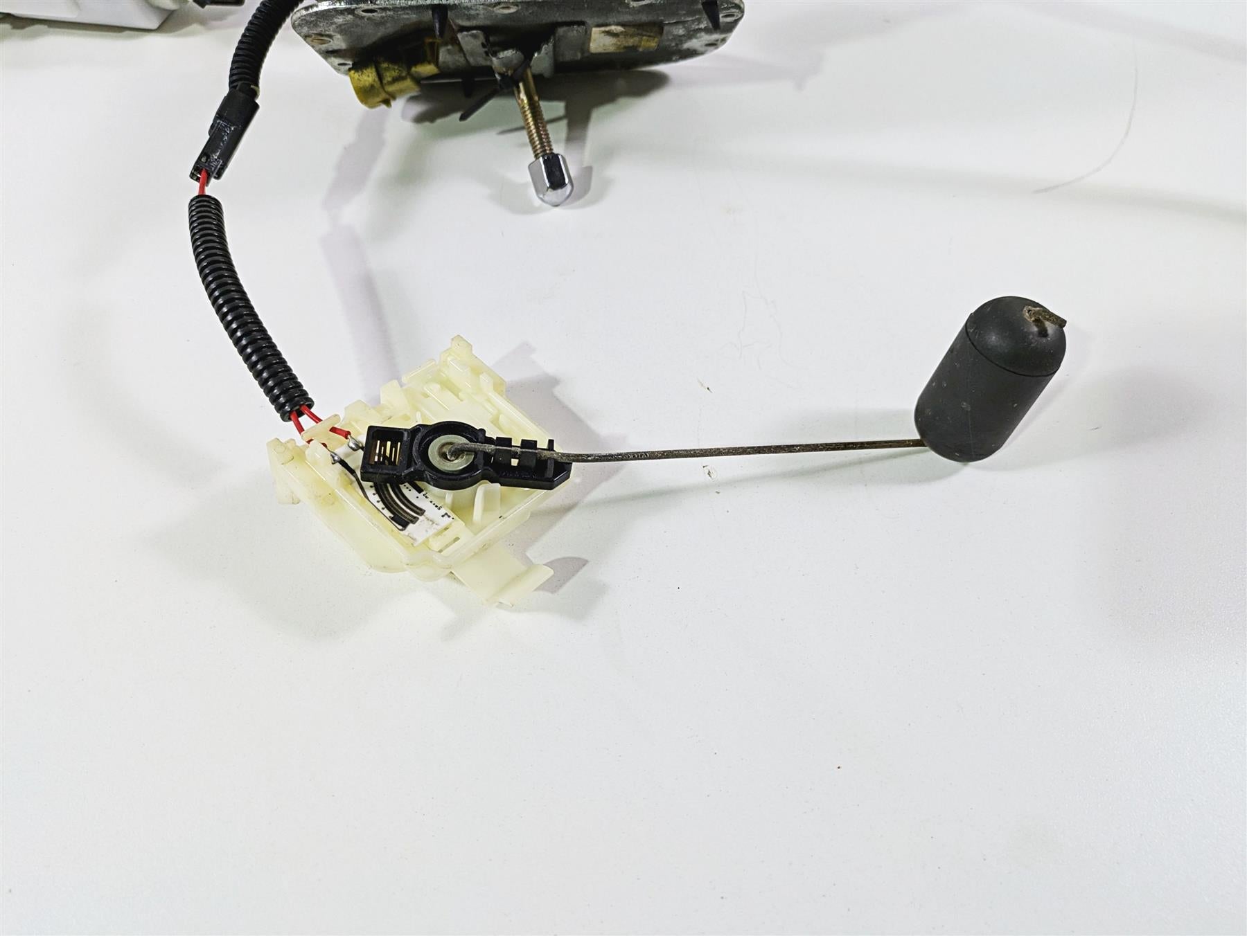 2009 Harley FLSTSB Cross Bones Fuel Gas Petrol Pump - Tested 75284-08A 75252-08 {{ shop.shopifyCountryName }} - Mototech271