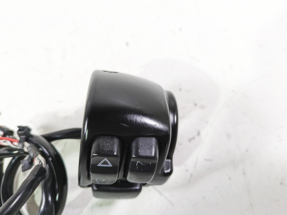 2021 Harley Softail FLSL Slim Right Hand Control Switch 71500462 {{ shop.shopifyCountryName }} - Mototech271