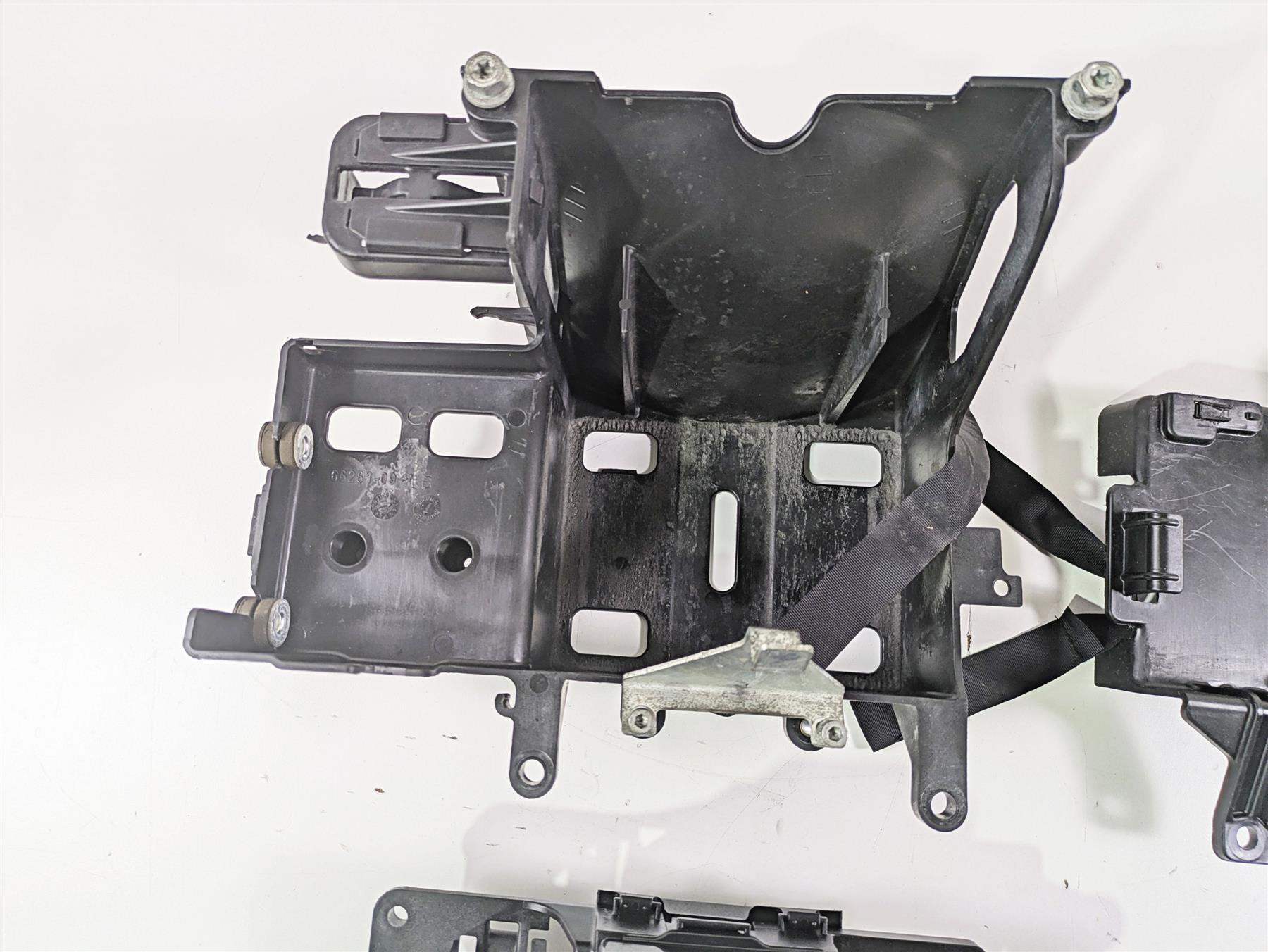 2010 Harley Touring FLHXSE CVO Street Glide Battery Tray Holder - Read 66281-09B {{ shop.shopifyCountryName }} - Mototech271