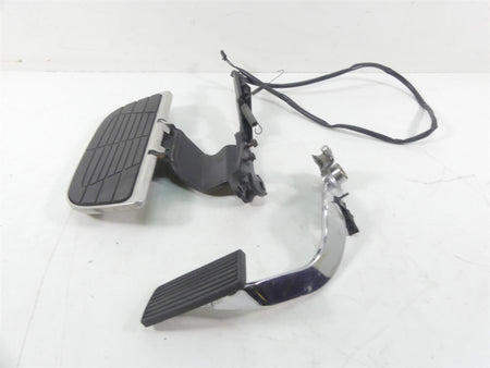 2003 Honda VTX1800R Right Front Floor Board & Brake Pedal Set 50615-MCV-000 {{ shop.shopifyCountryName }} - Mototech271