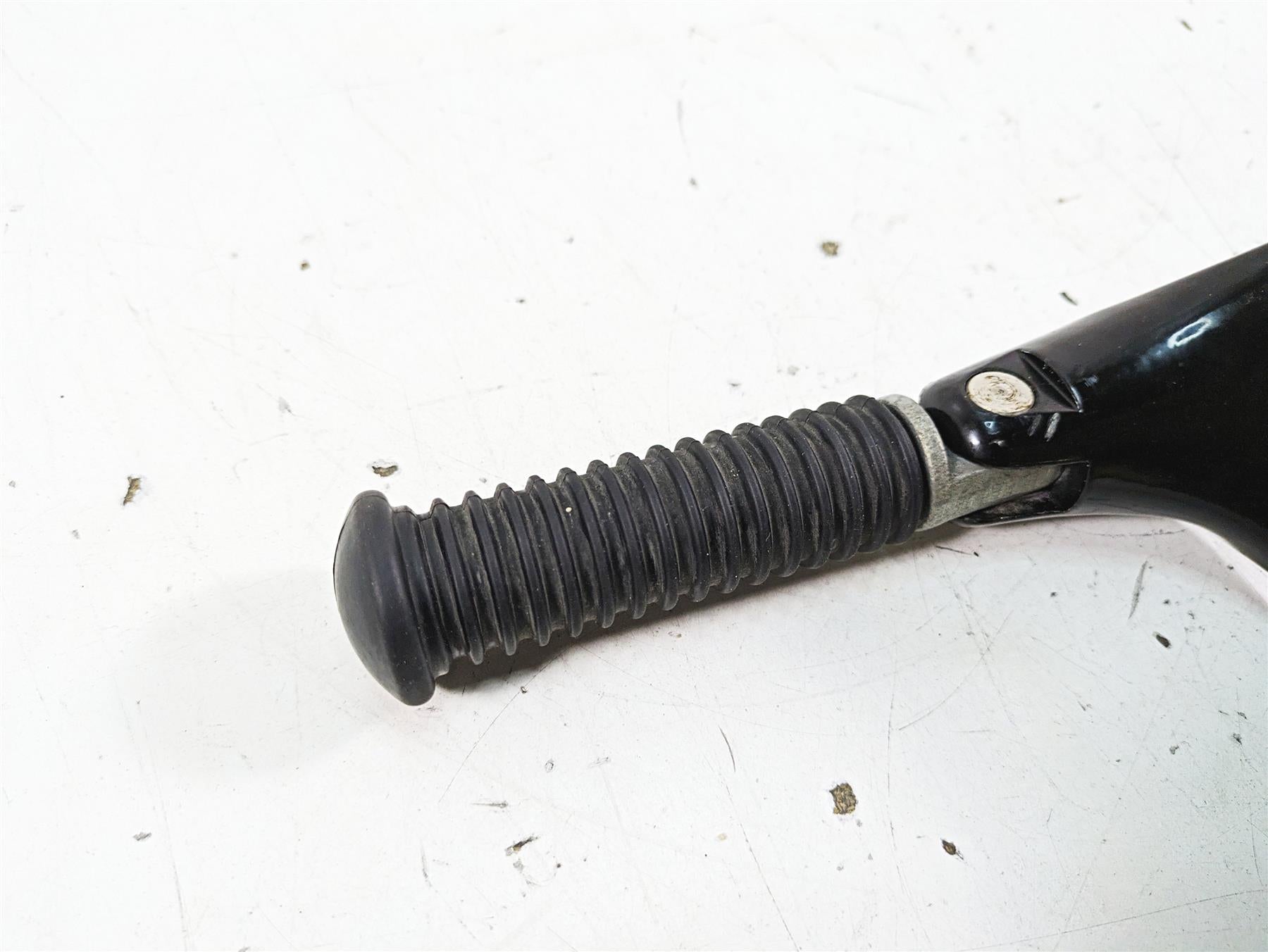2019 Harley XL883N Sportster Iron Rear Passenger Footpeg Set 49315-04 50500233 {{ shop.shopifyCountryName }} - Mototech271