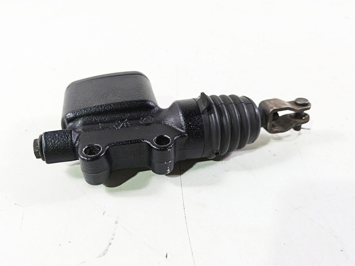 2018 Harley Softail FXFBS Fat Bob Rear Brake Master Cylinder 5/8" 41700460 {{ shop.shopifyCountryName }} - Mototech271